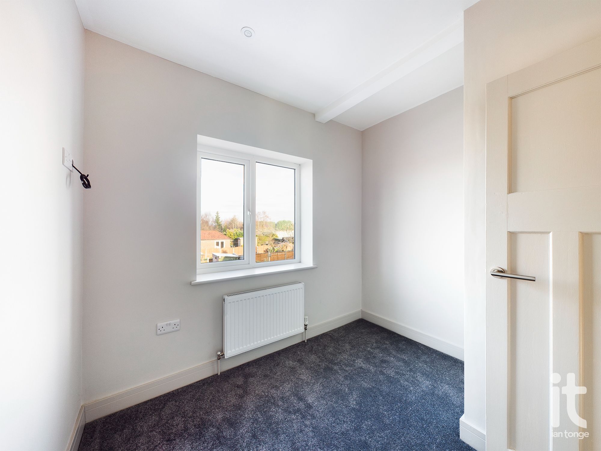 4 bedroom semi-detached house SSTC in Stockport - Photograph 26.
