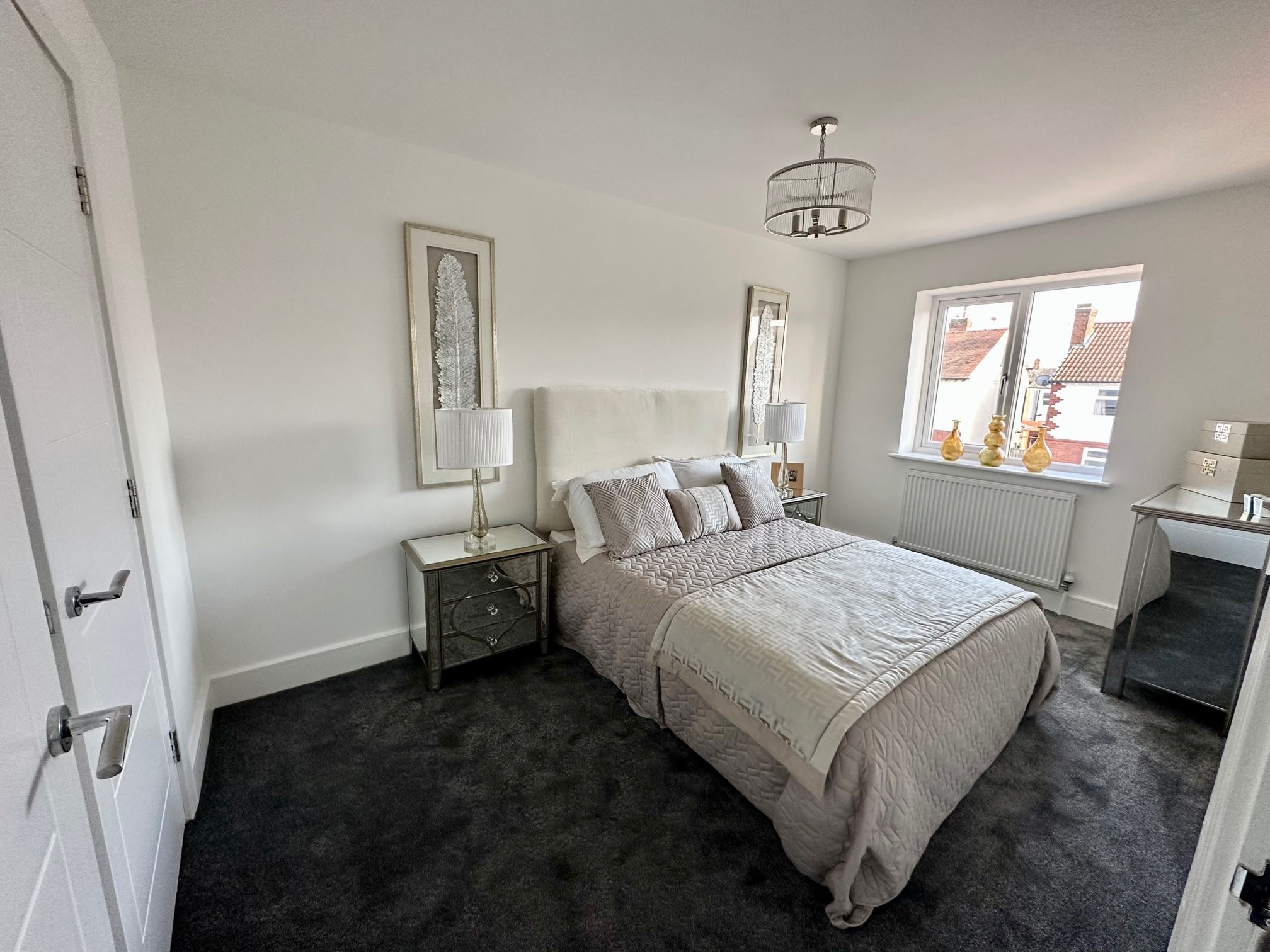 3 bedroom mews house Under Offer in Stockport - Photograph 8.