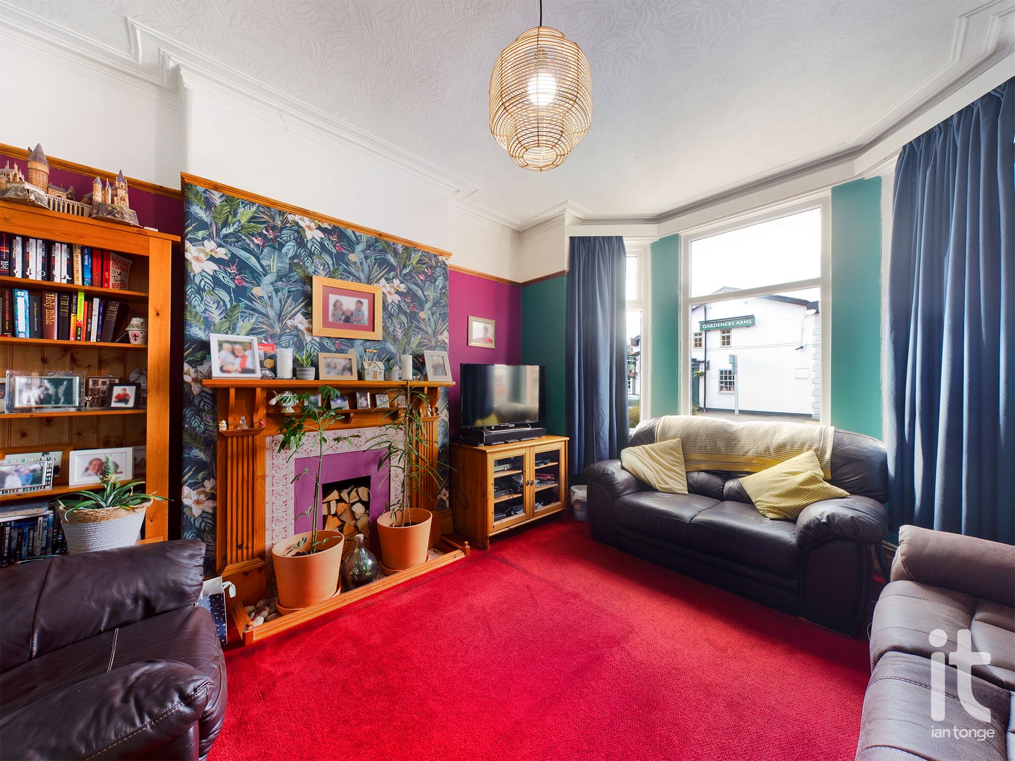 5 bedroom semi-detached house Sold in Stockport - Photograph 4.