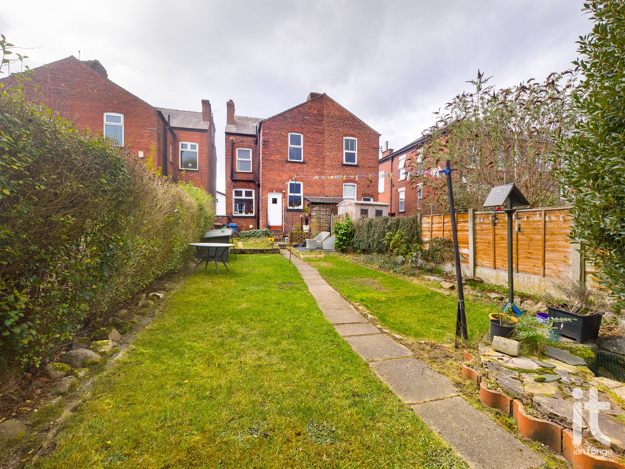 5 bedroom semi-detached house Sold in Stockport - Photograph 16.