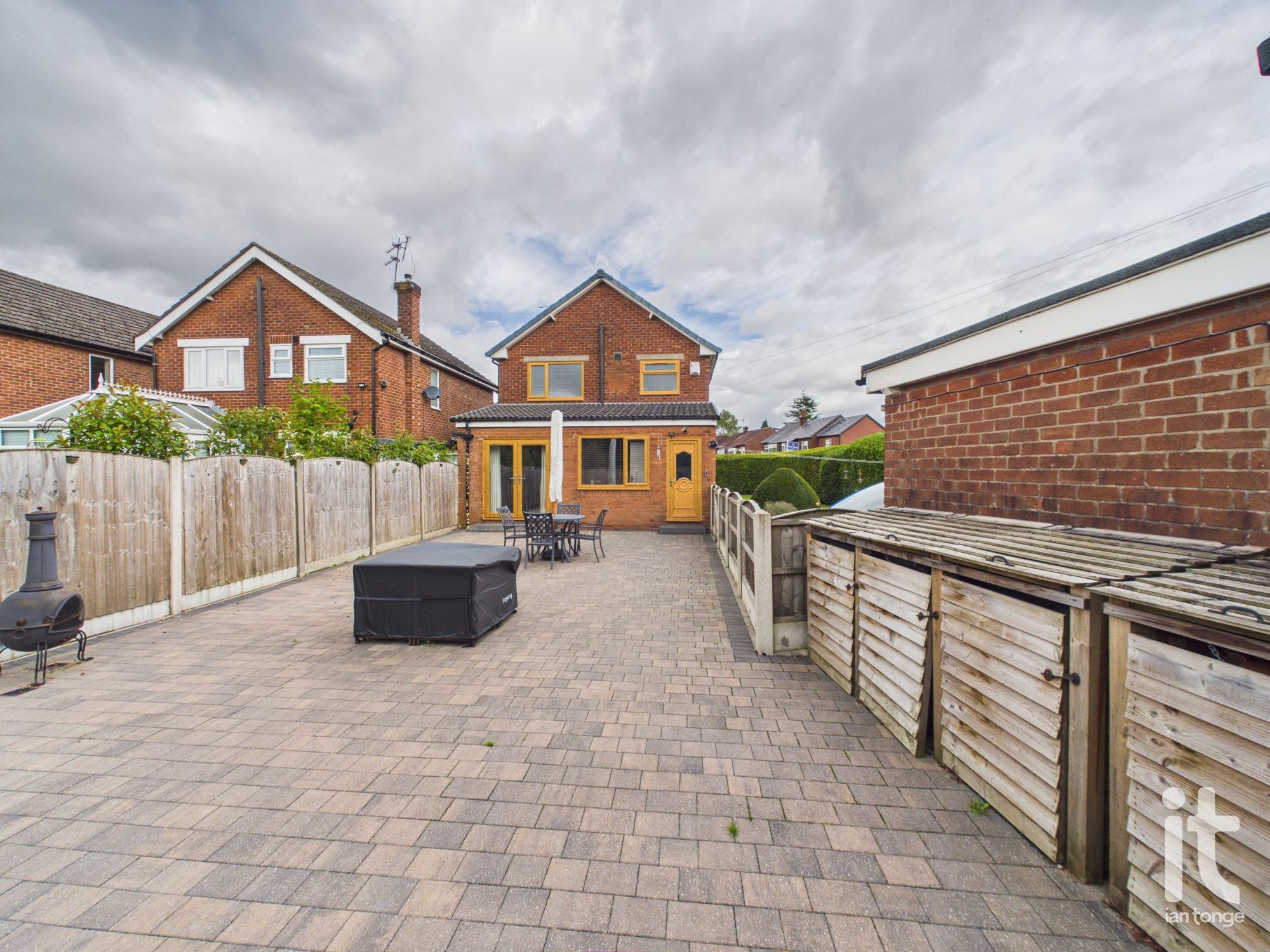 3 bedroom link detached house For Sale in Stockport - Photograph 24.
