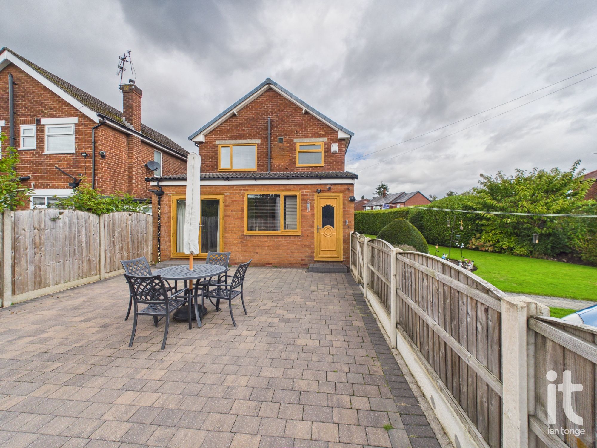 3 bedroom link detached house For Sale in Stockport - Photograph 23.