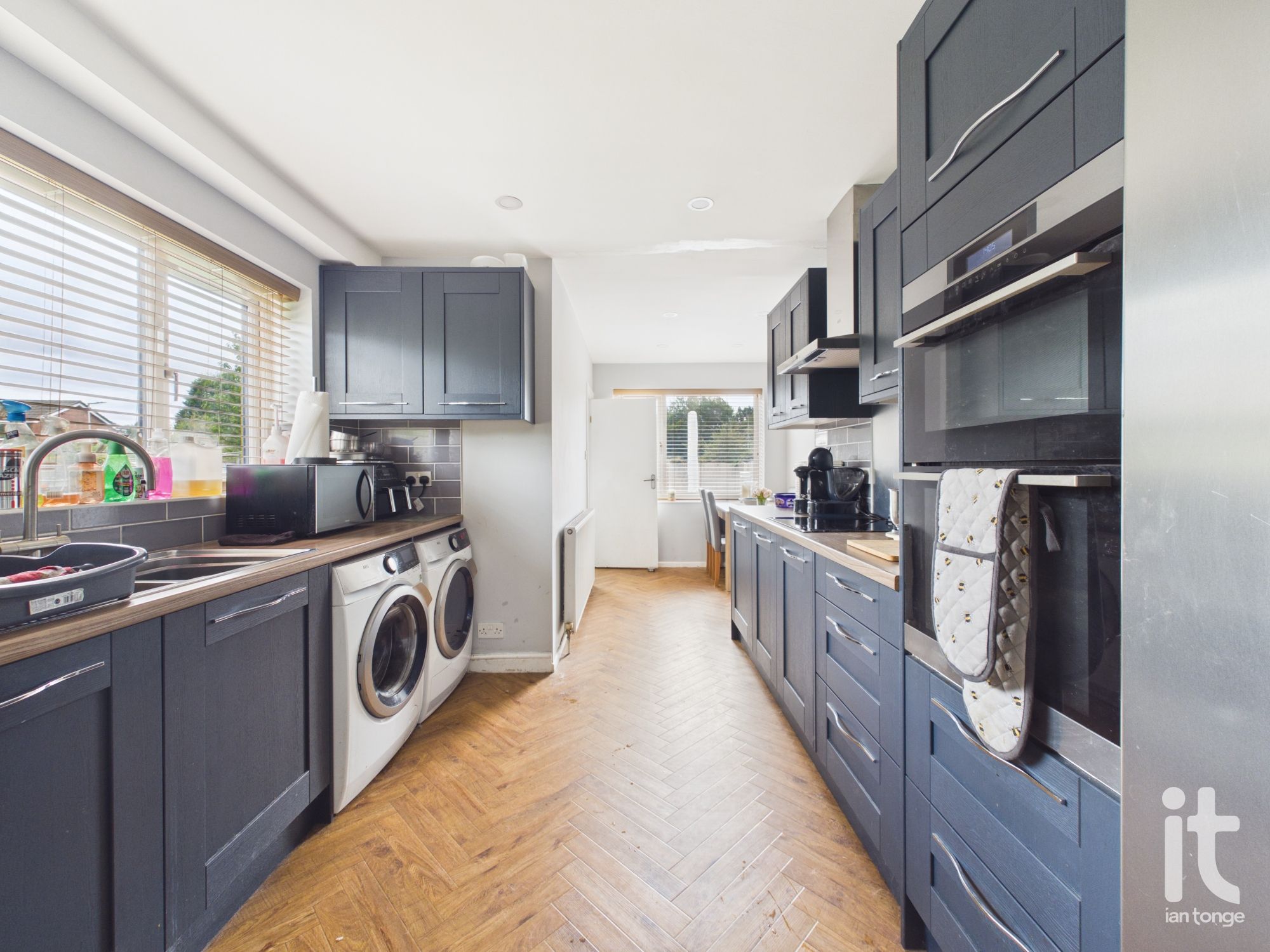 3 bedroom link detached house For Sale in Stockport - Photograph 12.