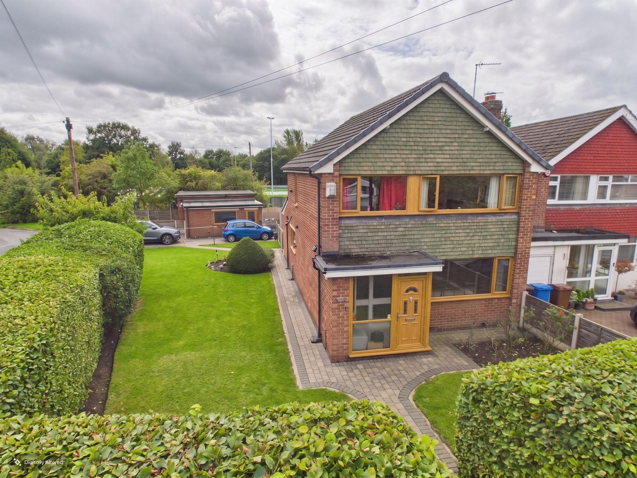3 bedroom link detached house For Sale in Stockport - Photograph 1.