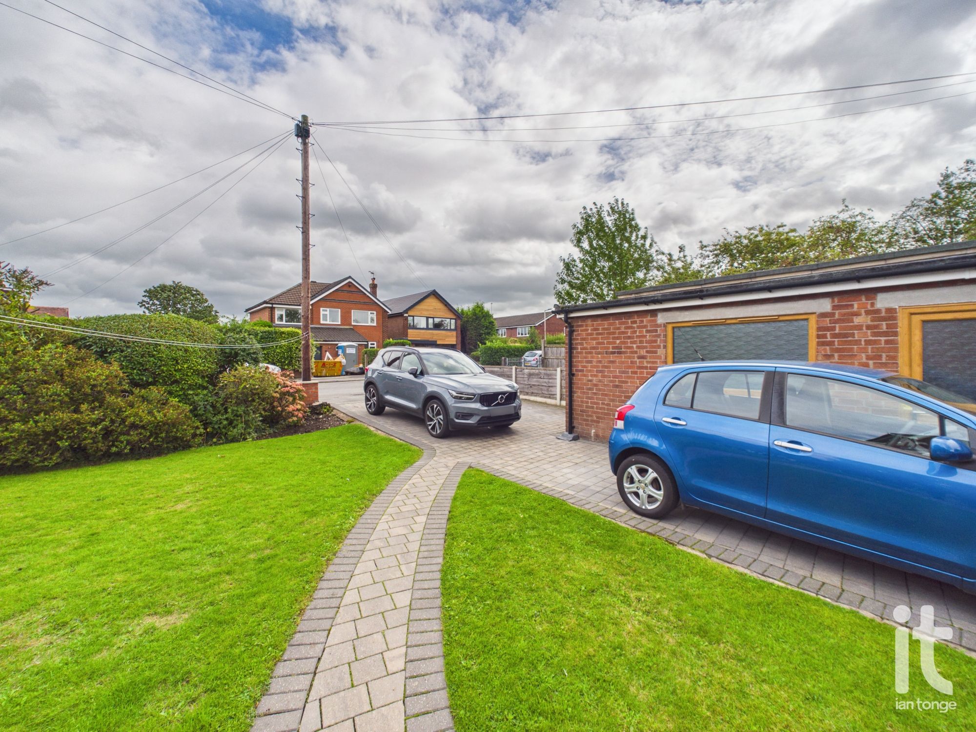 3 bedroom link detached house For Sale in Stockport - Photograph 20.