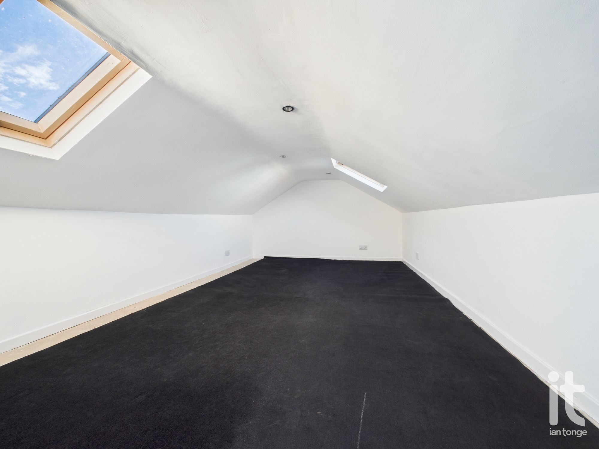 3 bedroom mews house SSTC in Stockport - Photograph 19.