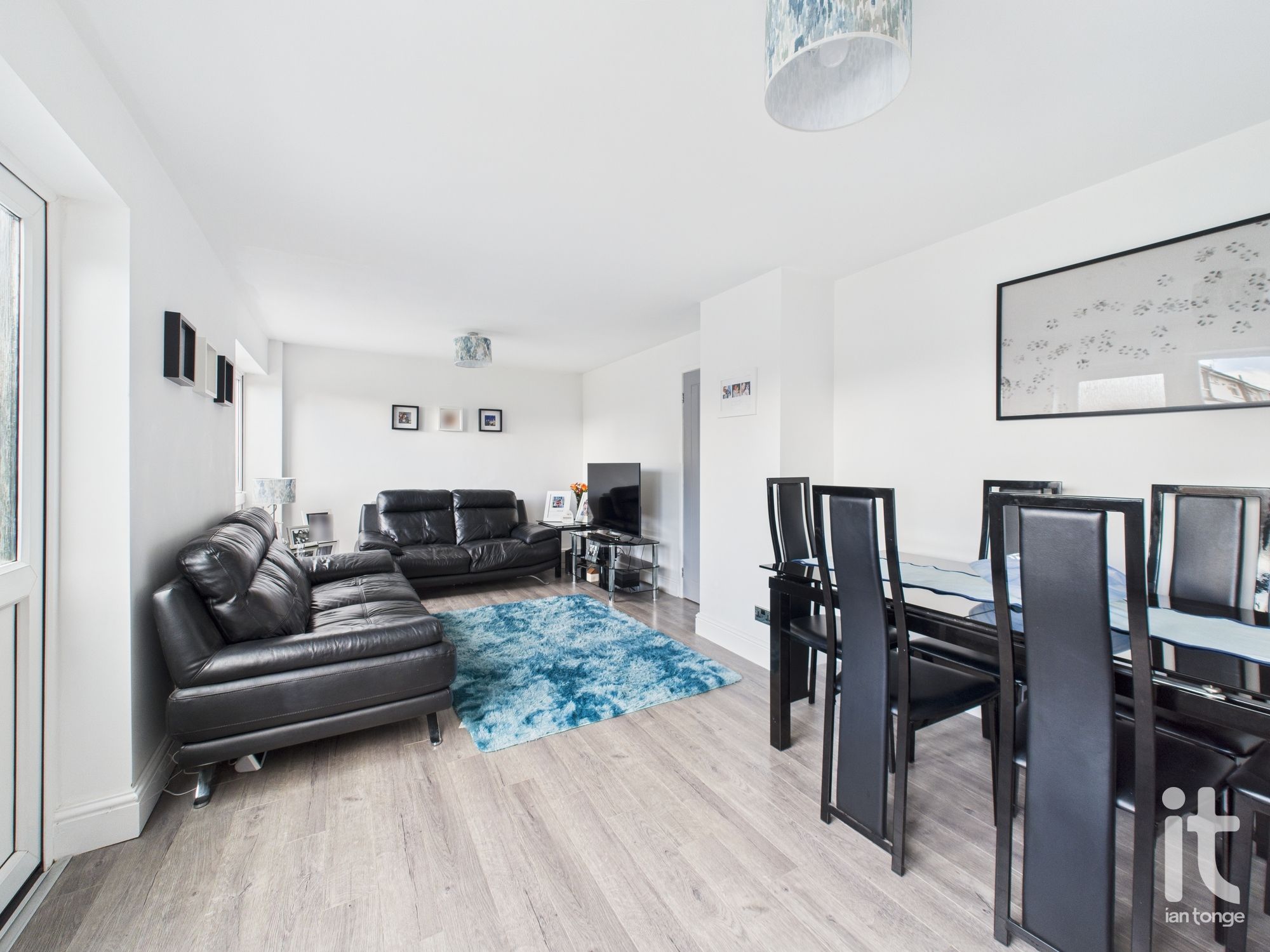 3 bedroom mews house SSTC in Stockport - Photograph 2.