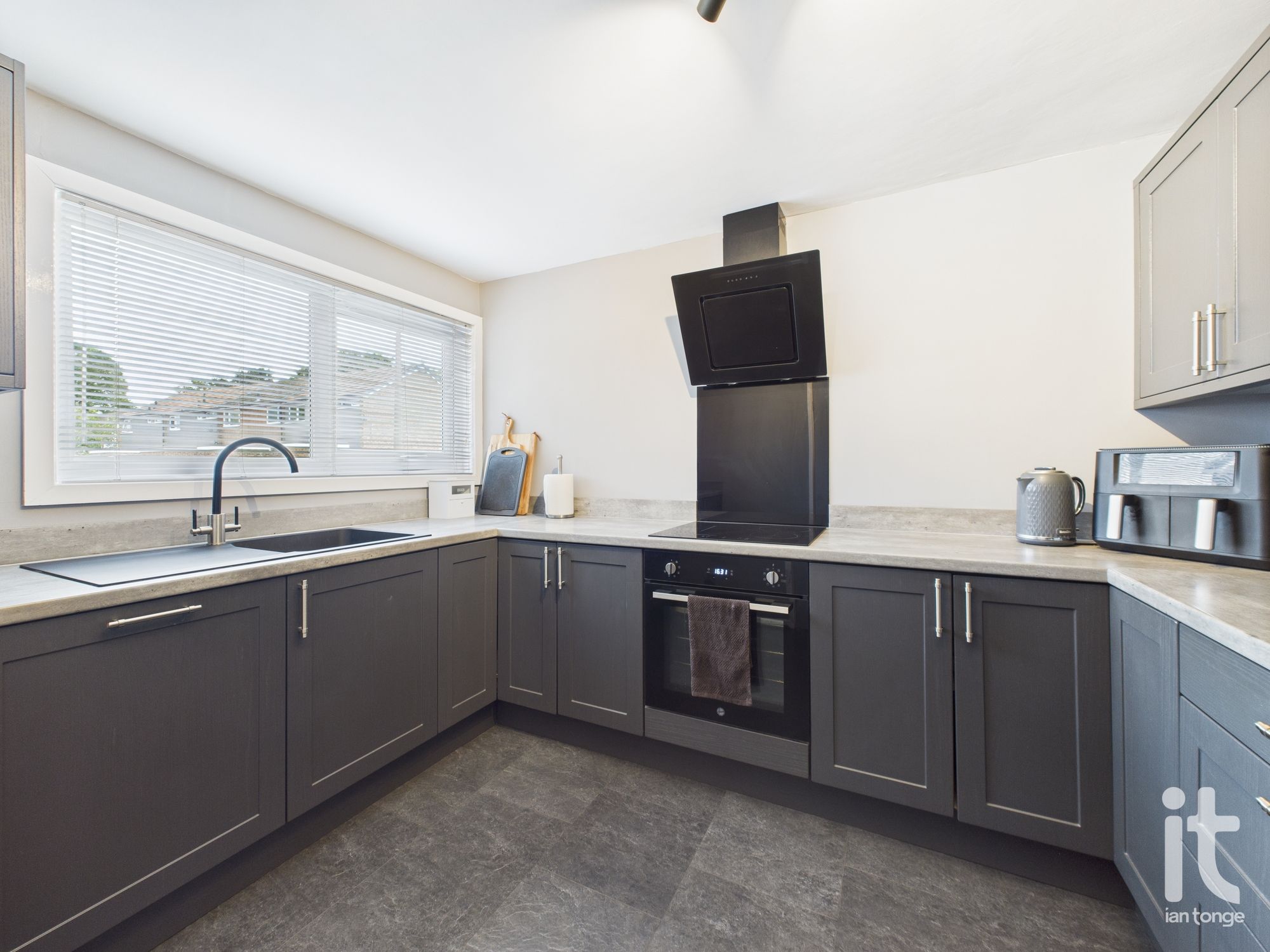 3 bedroom mews house SSTC in Stockport - Photograph 10.