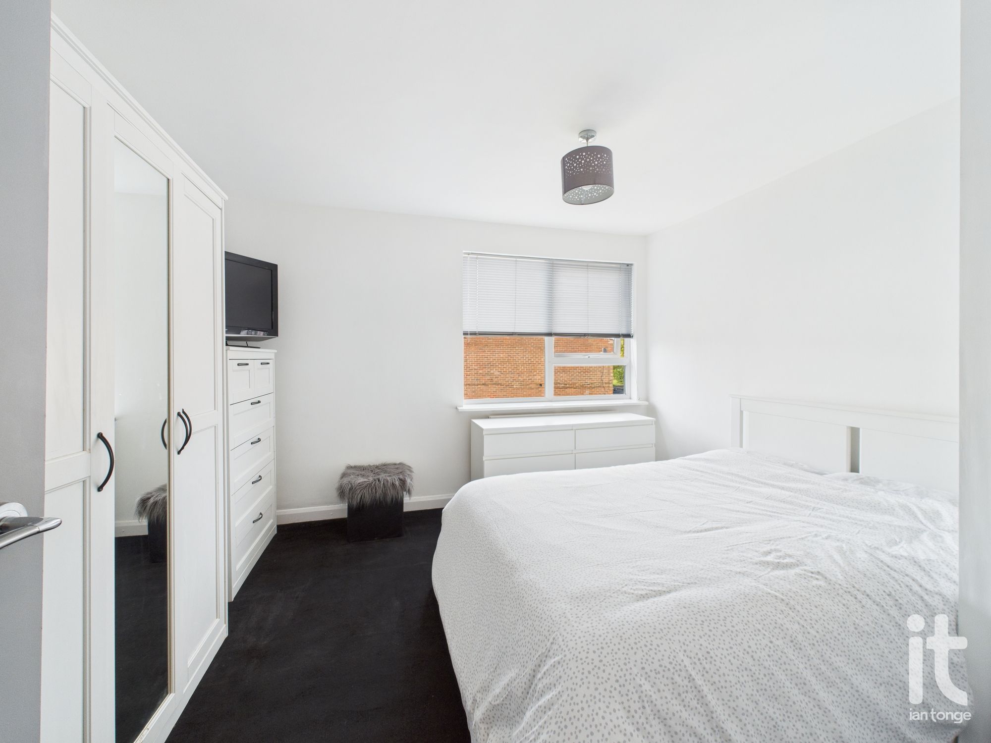 3 bedroom mews house SSTC in Stockport - Photograph 15.