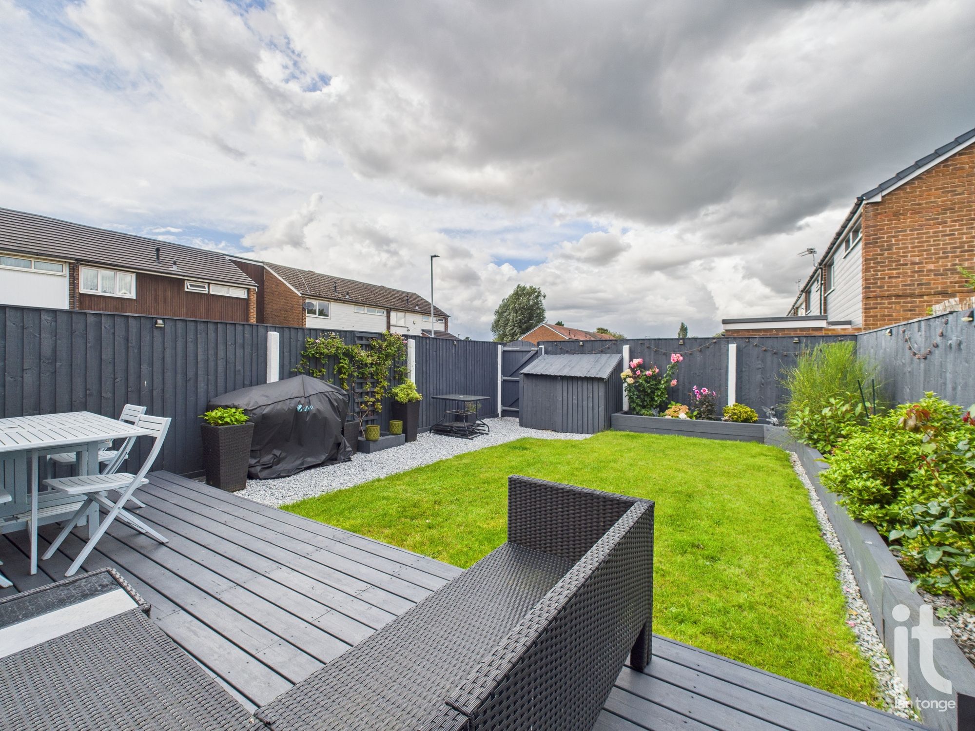 3 bedroom mews house SSTC in Stockport - Photograph 3.