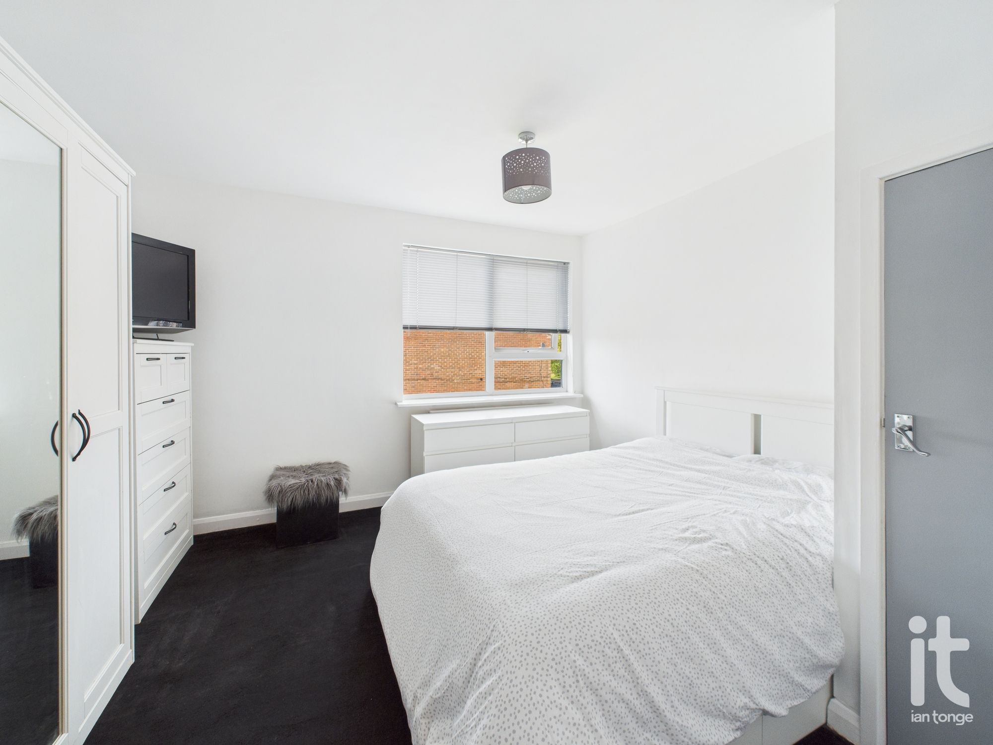 3 bedroom mews house SSTC in Stockport - Photograph 14.
