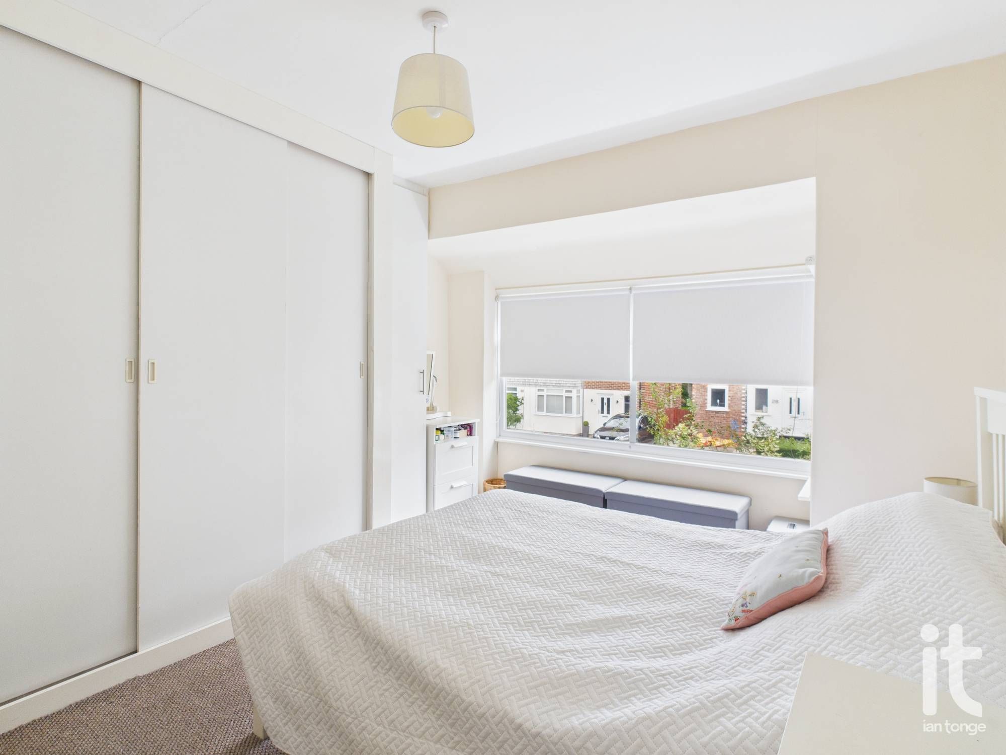 3 bedroom semi-detached house Sold in Stockport - Photograph 14.