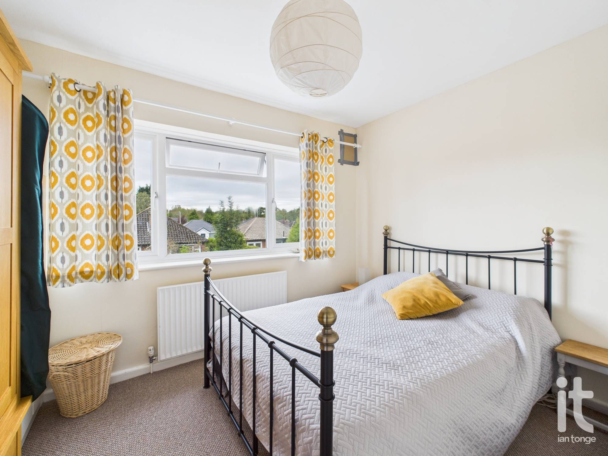 3 bedroom semi-detached house Sold in Stockport - Photograph 15.
