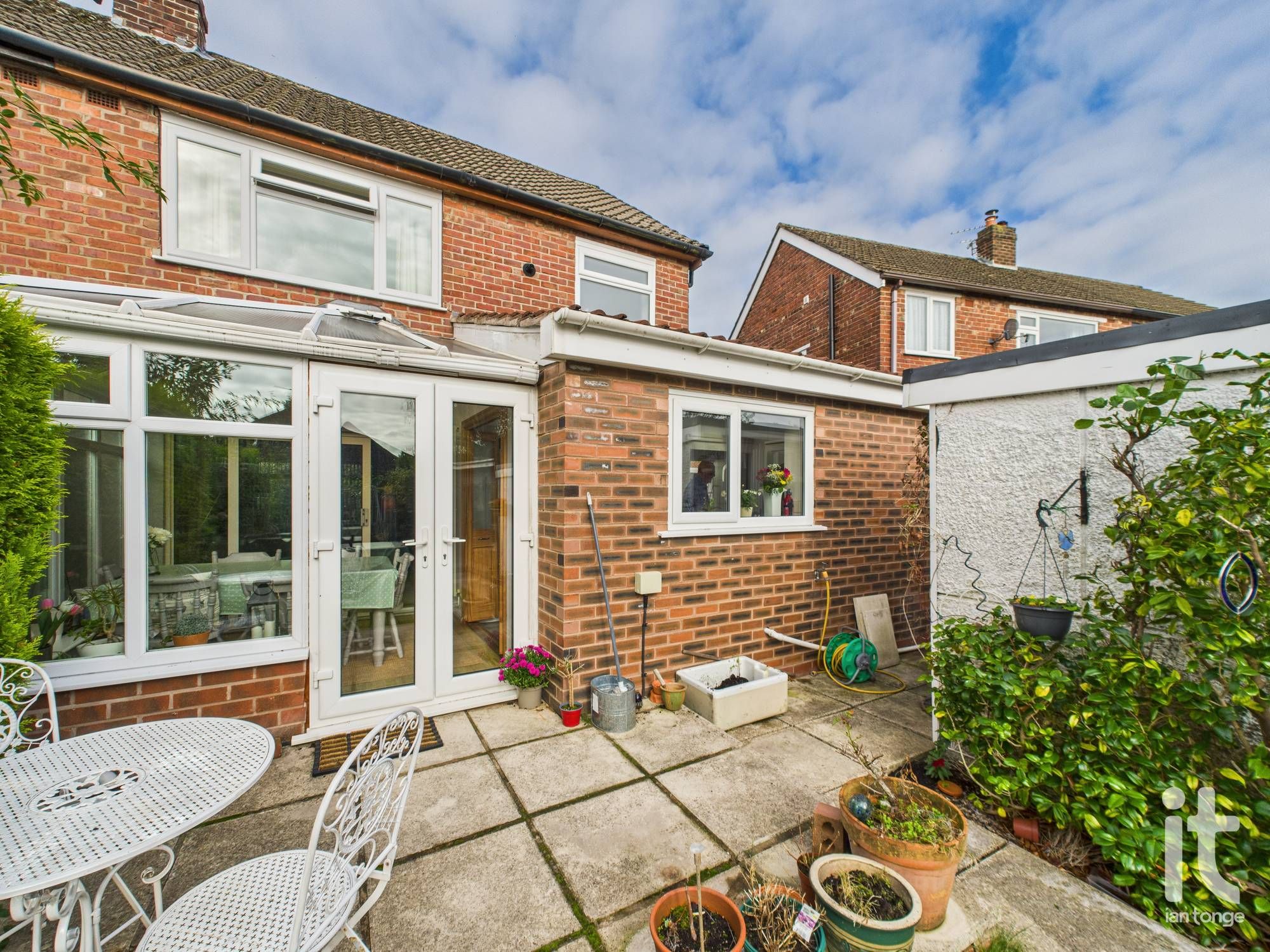3 bedroom semi-detached house Sold in Stockport - Photograph 17.