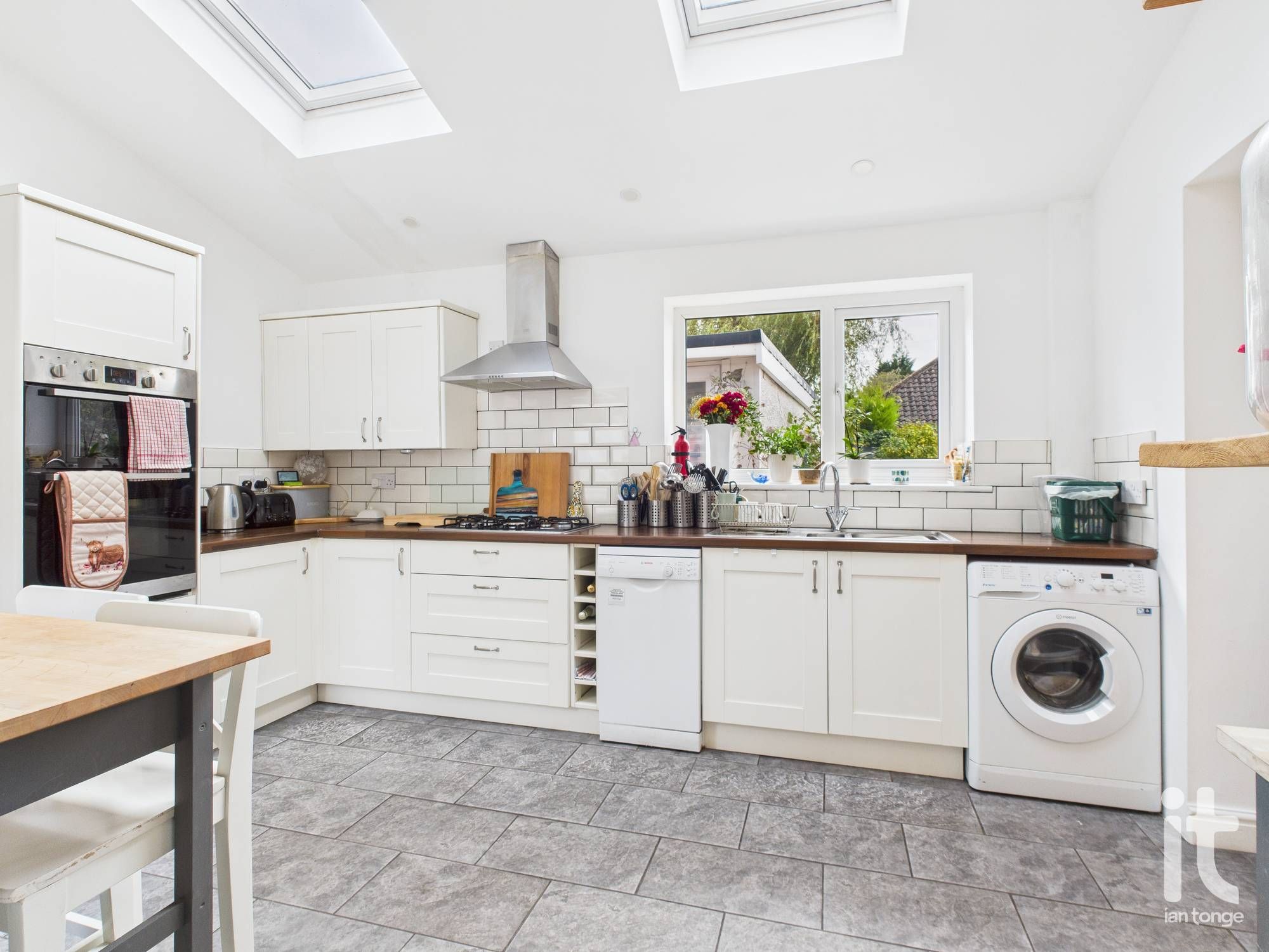 3 bedroom semi-detached house Sold in Stockport - Photograph 3.