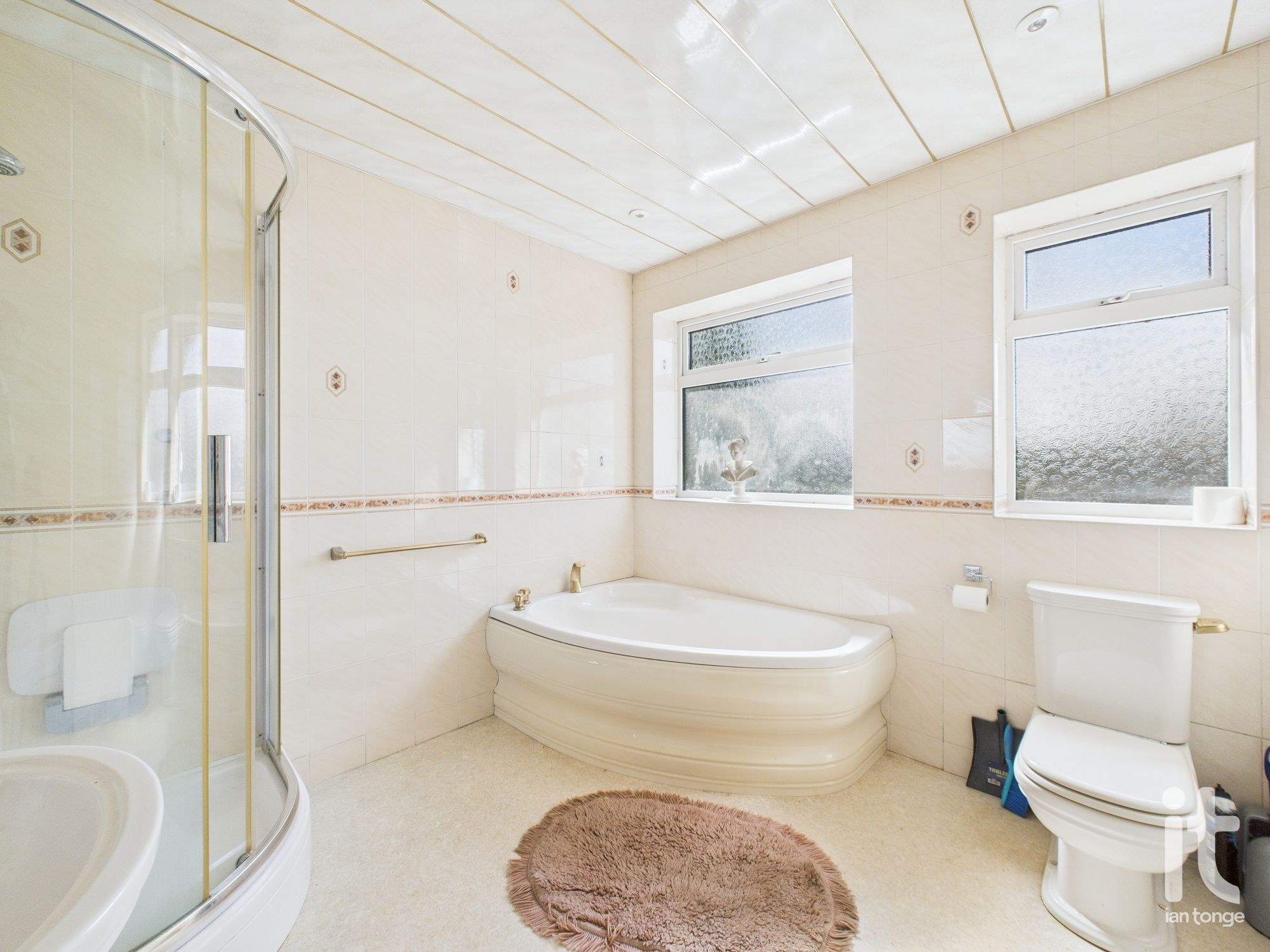3 bedroom detached bungalow Under Offer in Stockport - Photograph 8.