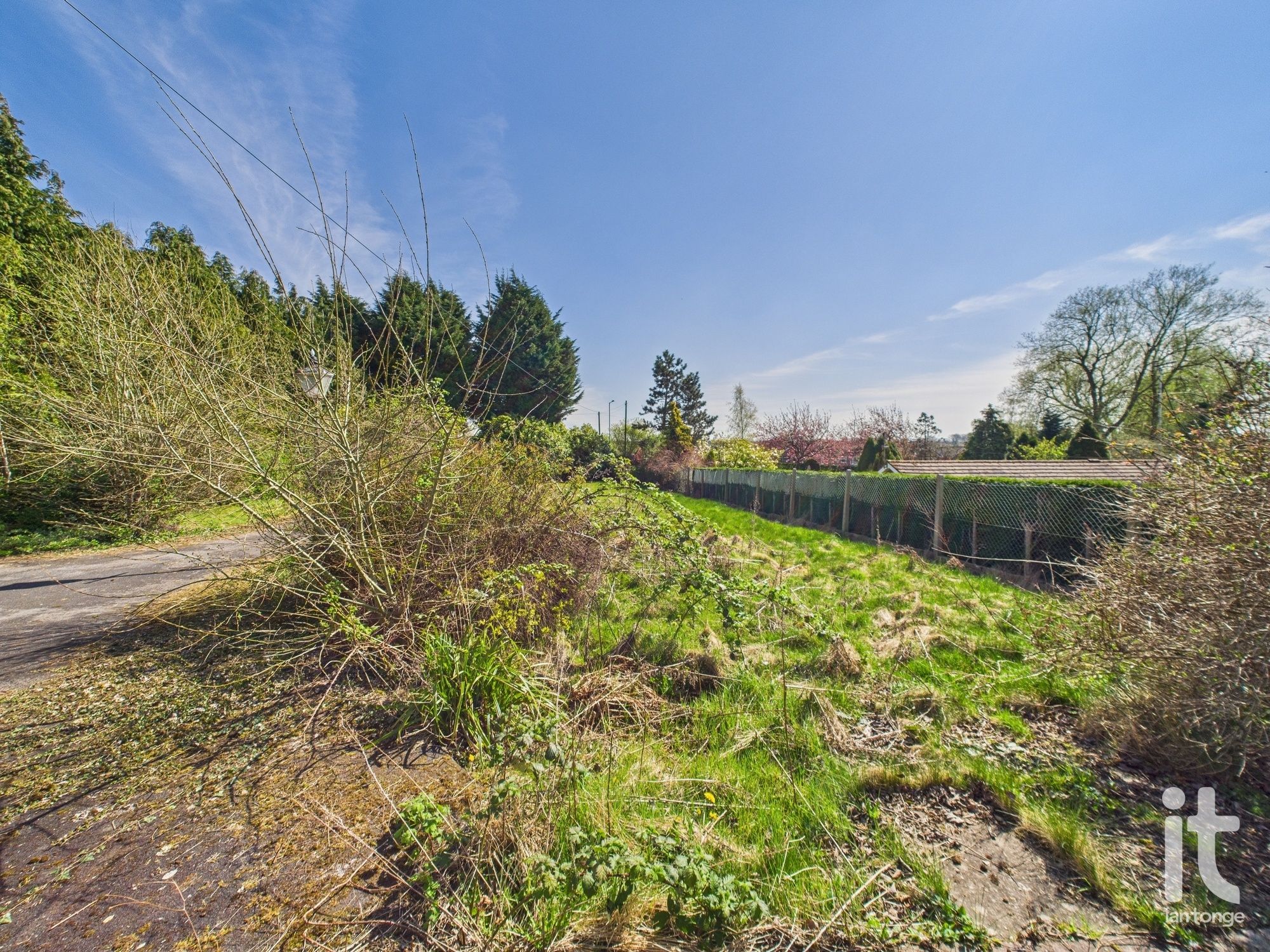 3 bedroom detached bungalow Under Offer in Stockport - Photograph 29.