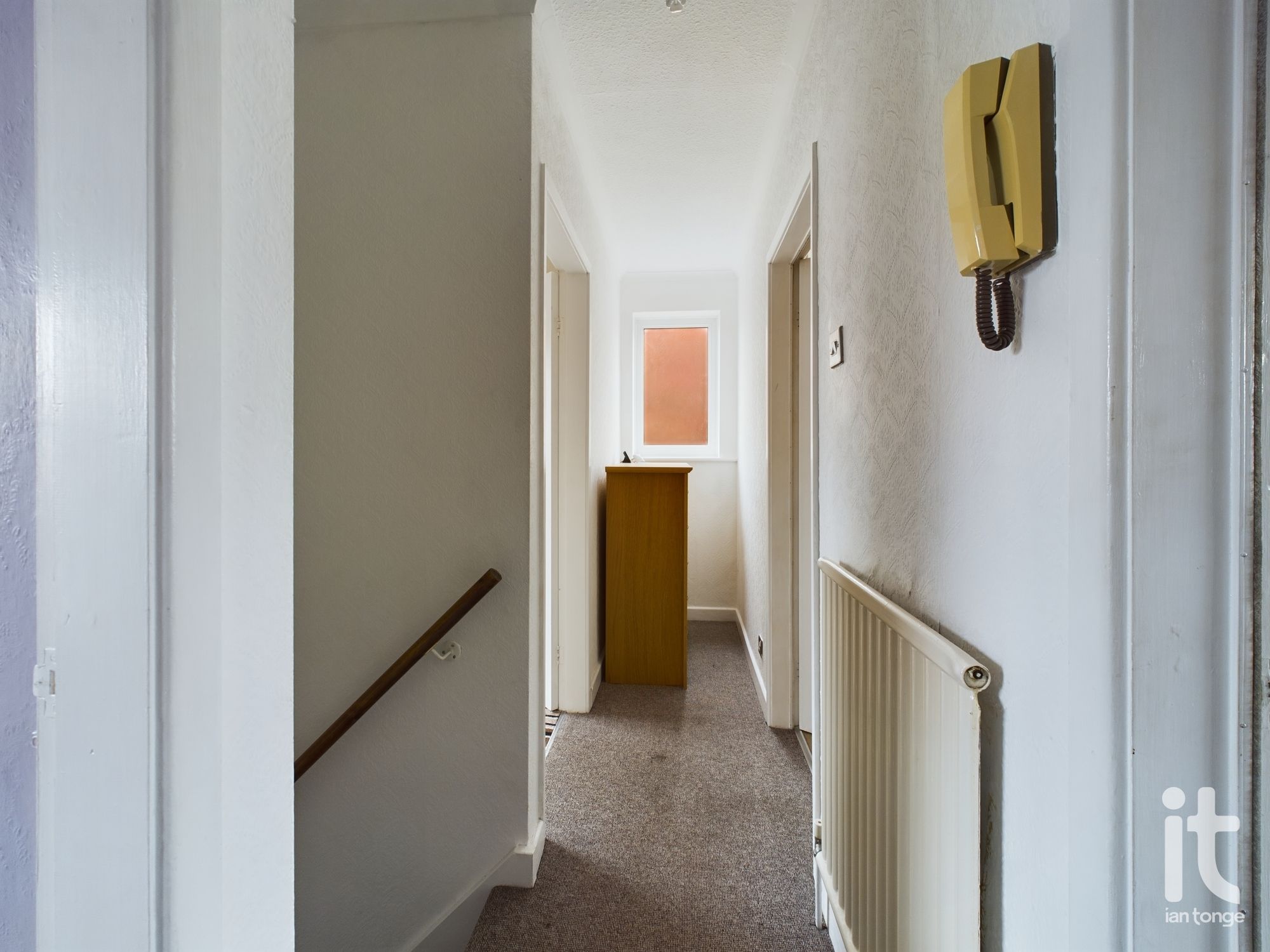 2 bedroom flat flat/apartment Sold in Stockport - Photograph 4.