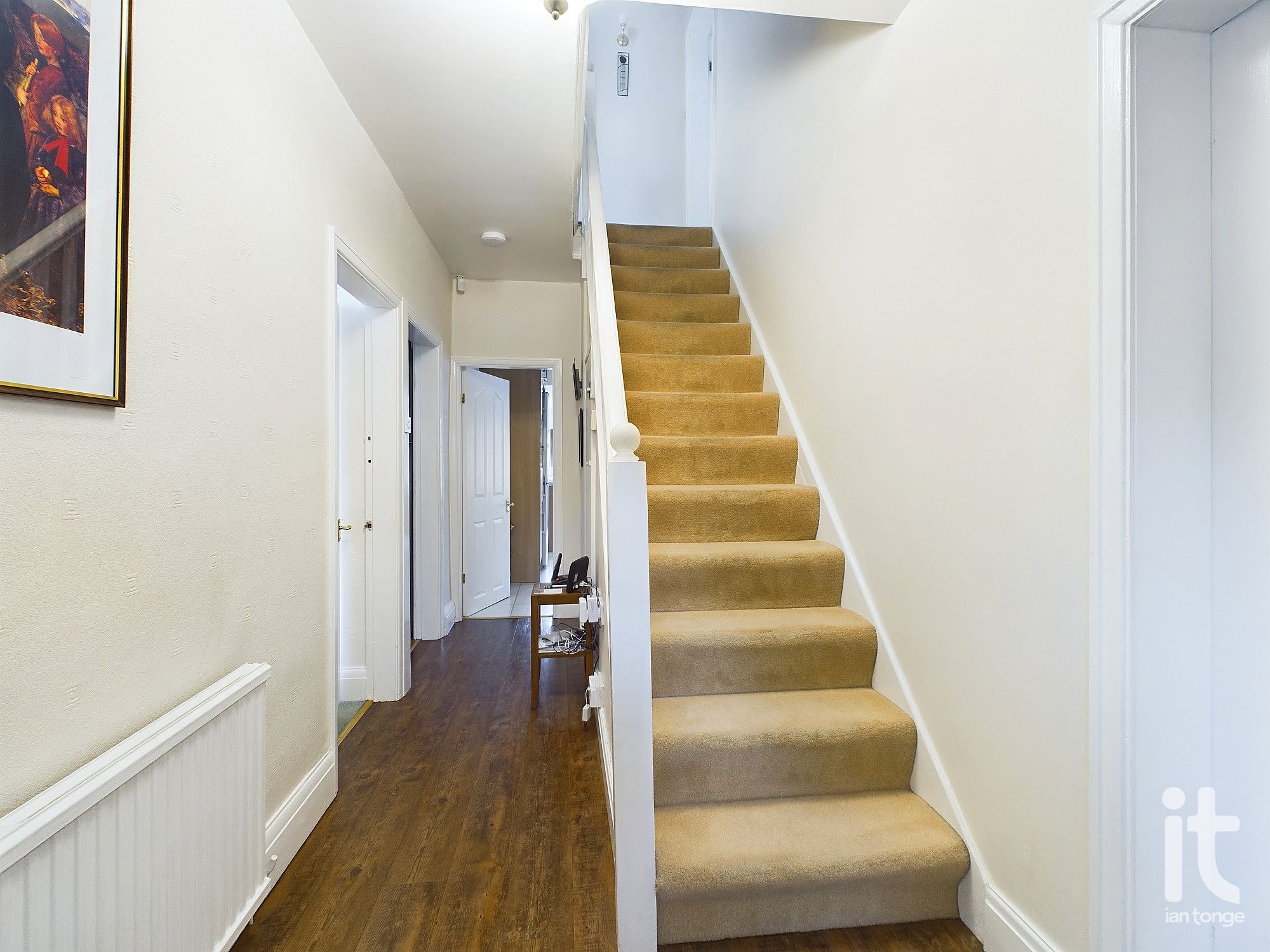 4 bedroom semi-detached house Sold in Stockport - Photograph 5.