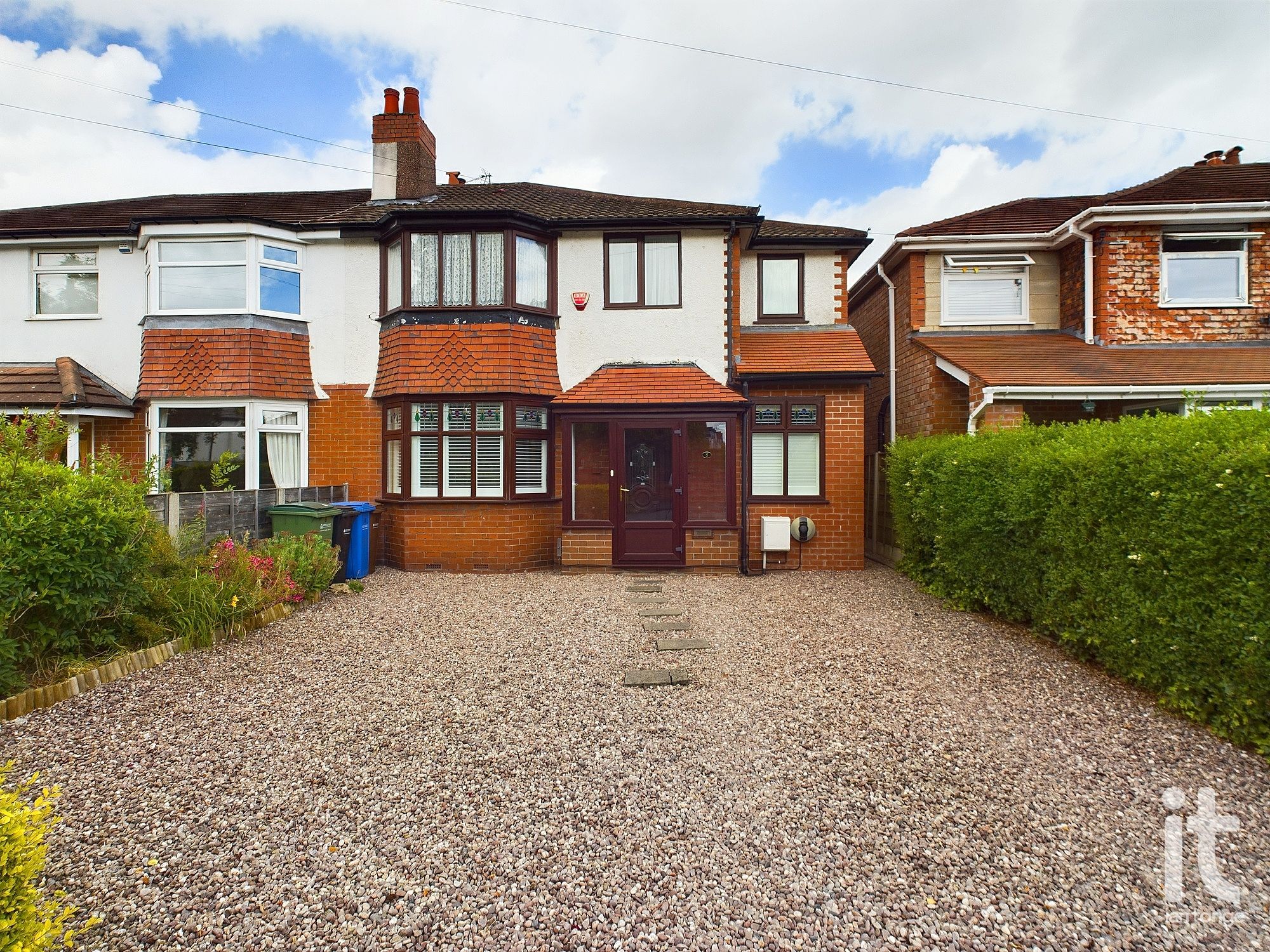 4 bedroom semi-detached house Sold in Stockport - Photograph 1.
