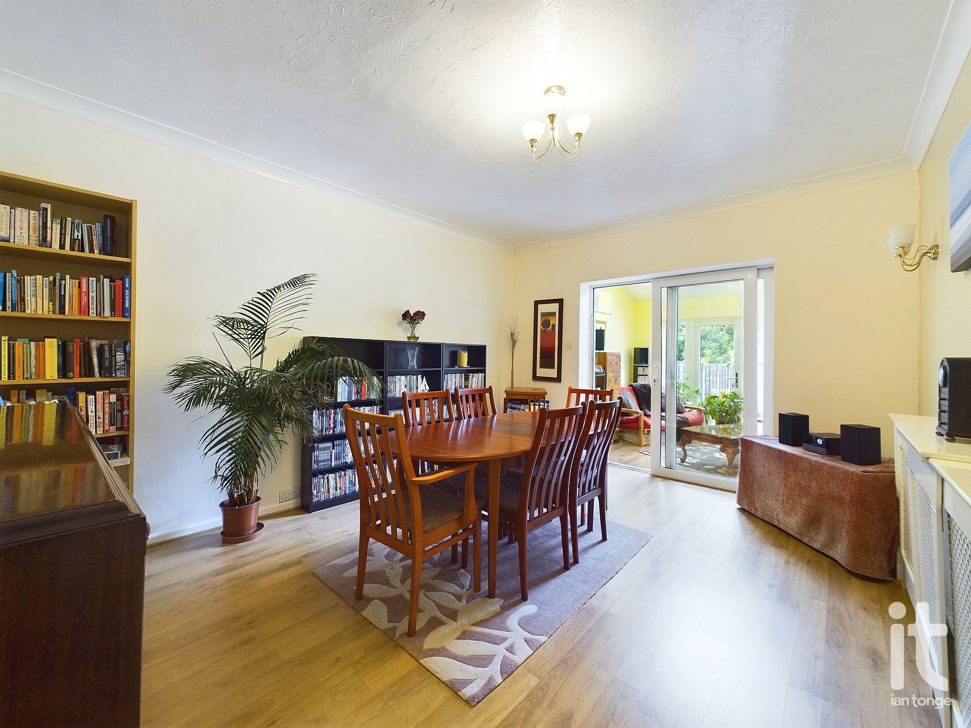 4 bedroom semi-detached house Sold in Stockport - Photograph 2.