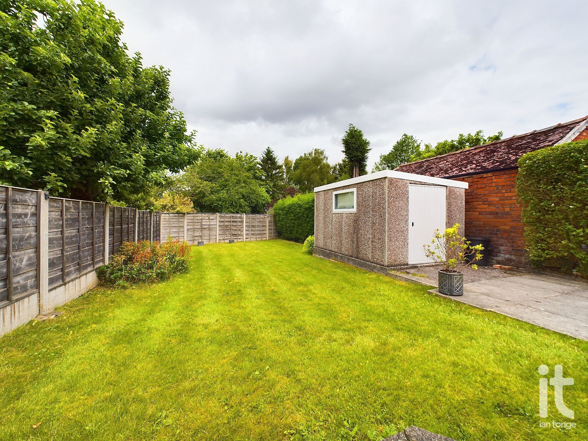 4 bedroom semi-detached house Sold in Stockport - Photograph 3.