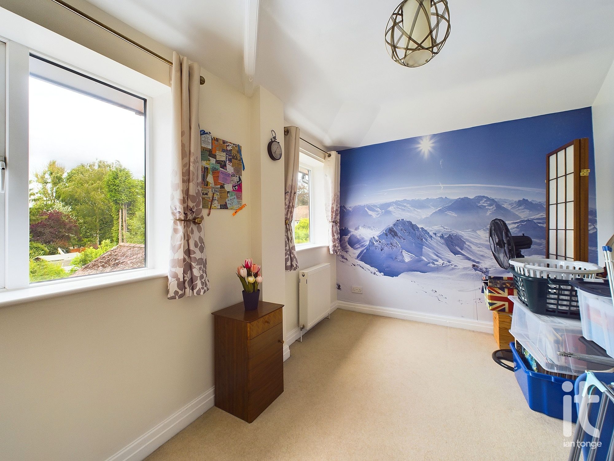 4 bedroom semi-detached house Sold in Stockport - Photograph 19.