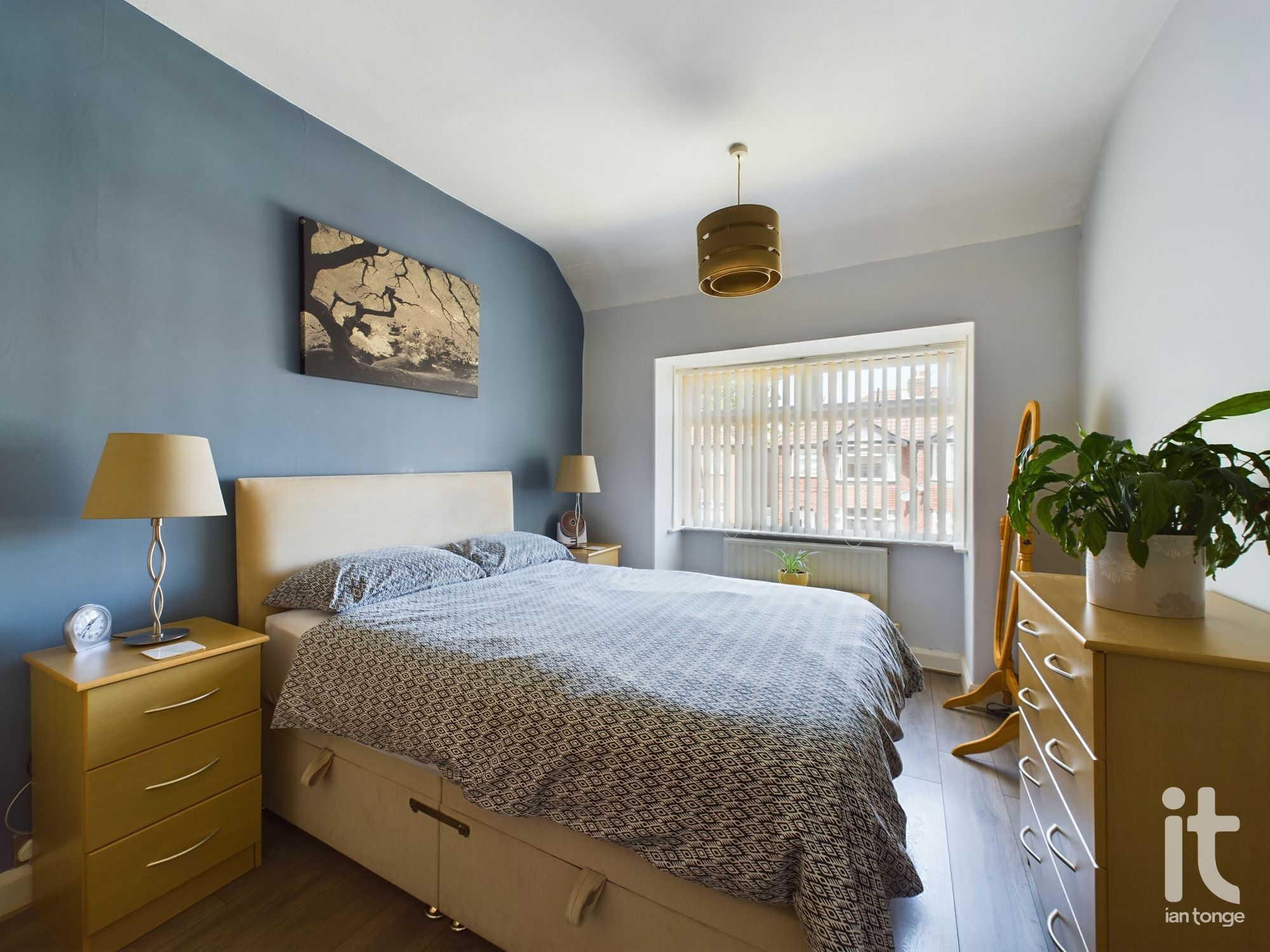 3 bedroom semi-detached house SSTC in Stockport - Photograph 15.