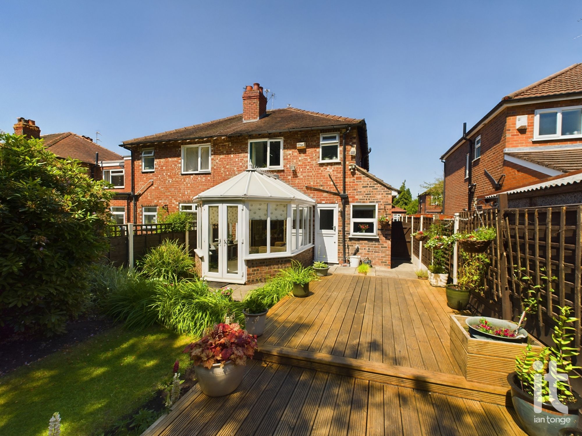 3 bedroom semi-detached house SSTC in Stockport - Photograph 23.