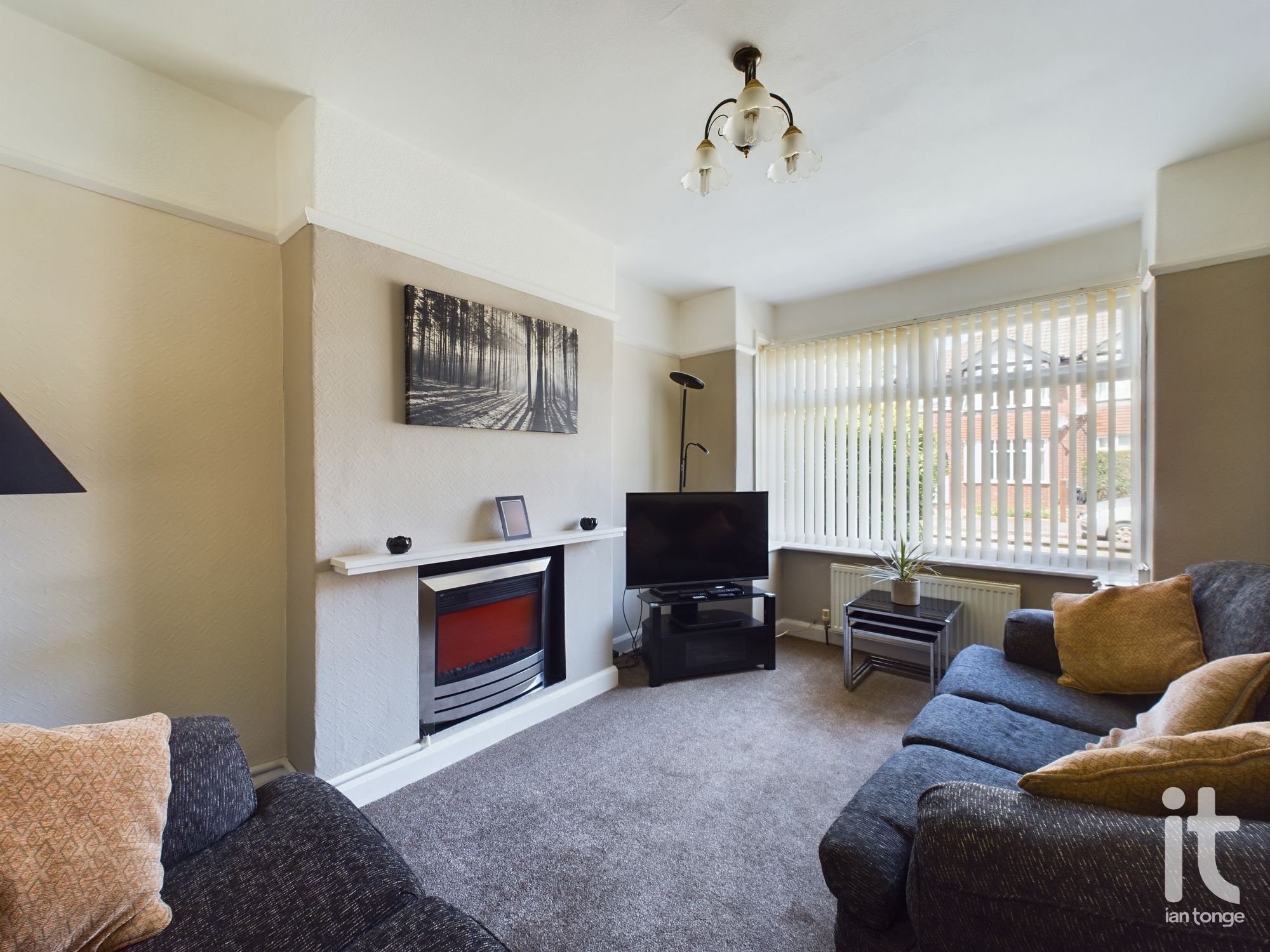 3 bedroom semi-detached house SSTC in Stockport - Photograph 6.