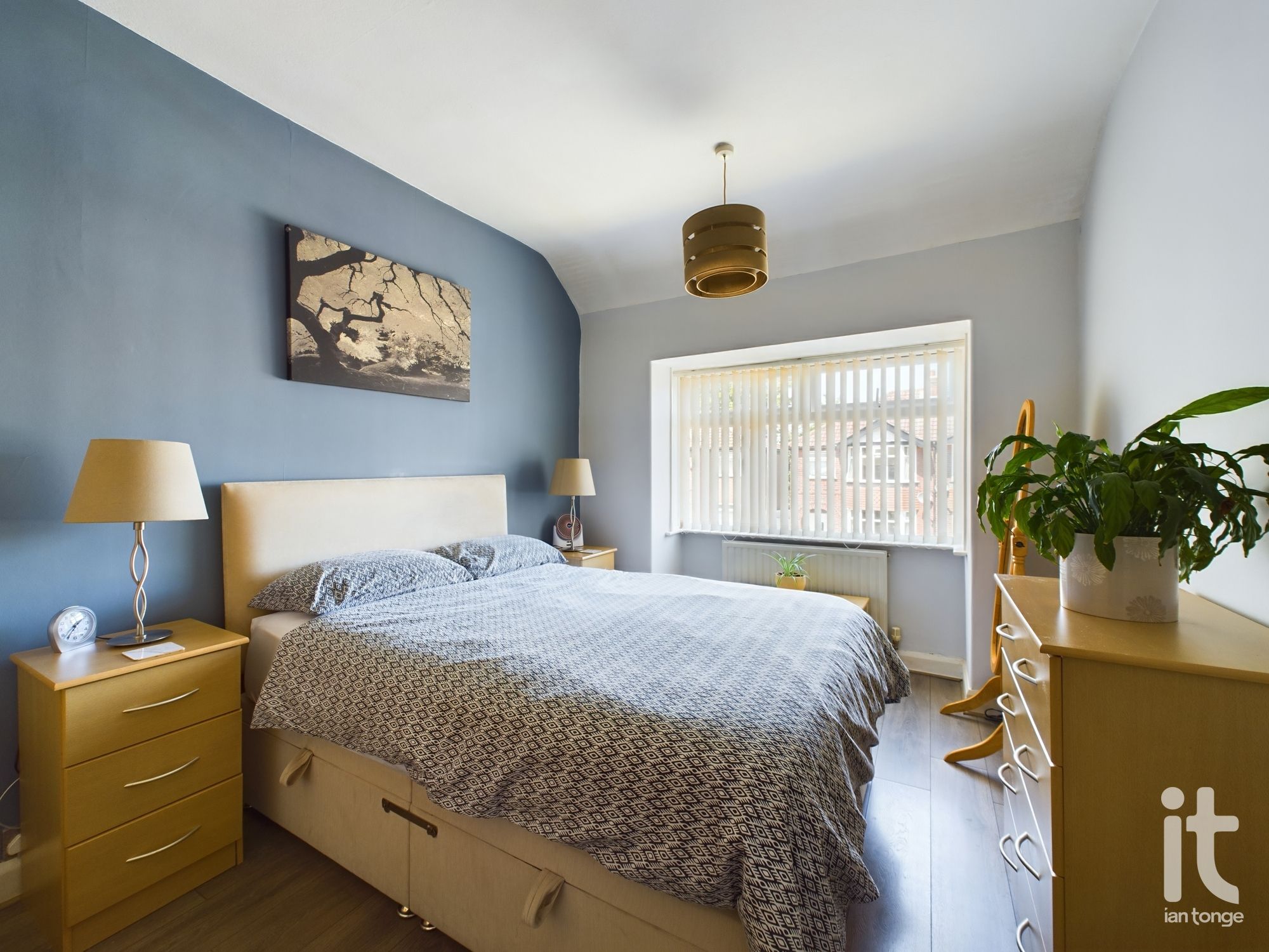 3 bedroom semi-detached house SSTC in Stockport - Photograph 4.