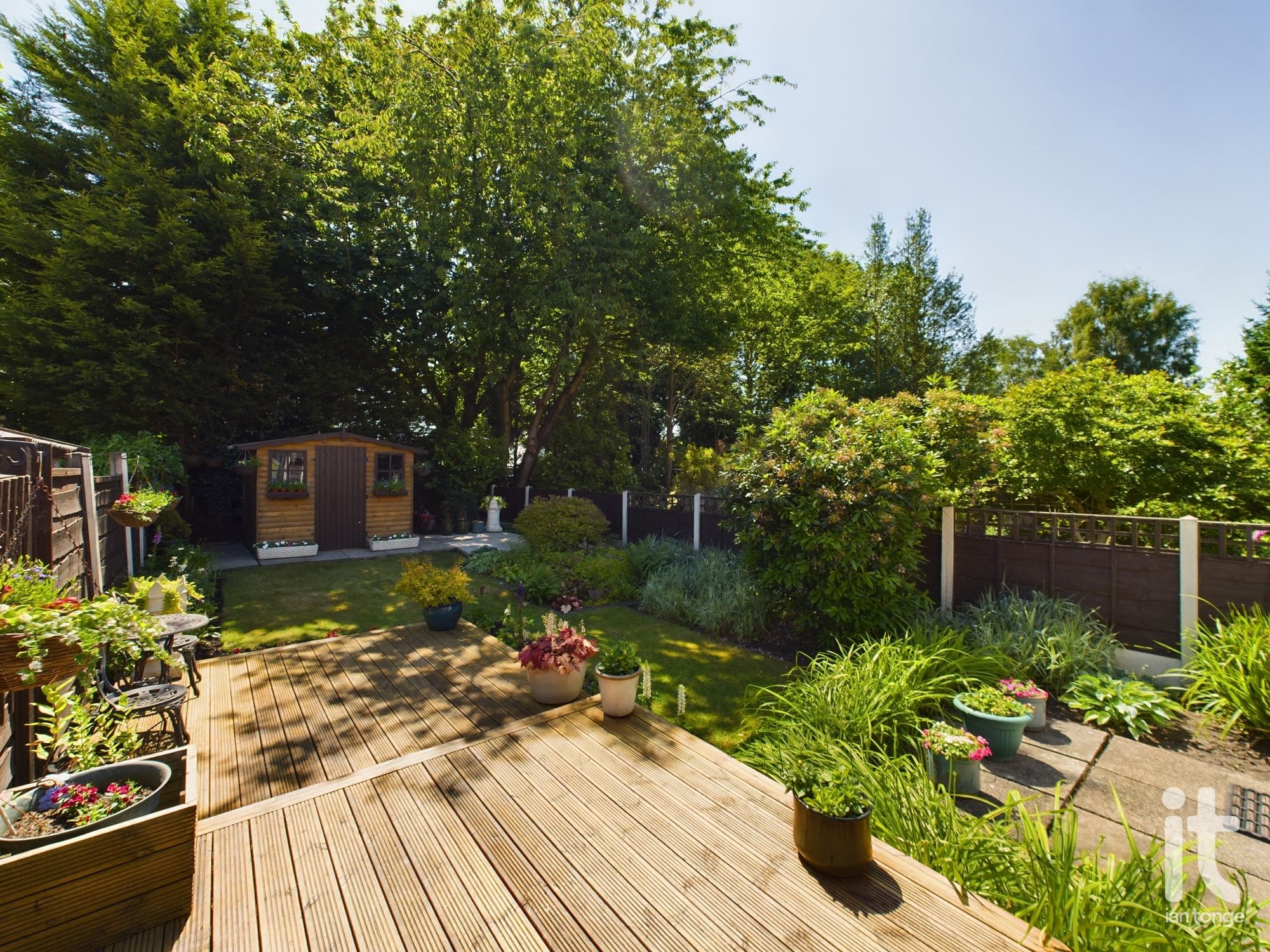 3 bedroom semi-detached house SSTC in Stockport - Photograph 21.