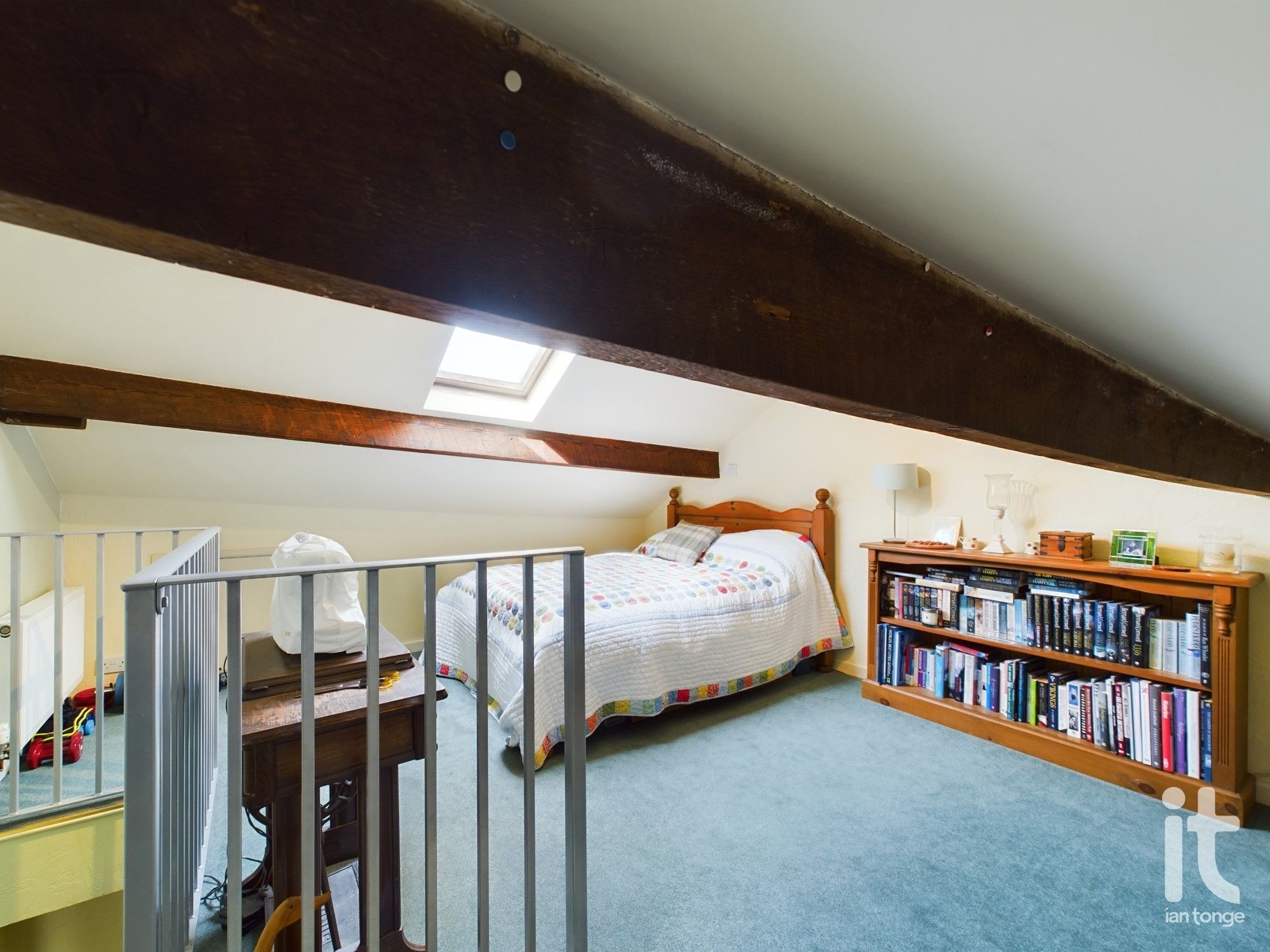 3 bedroom end terraced house Under Offer in High Peak - Photograph 7.