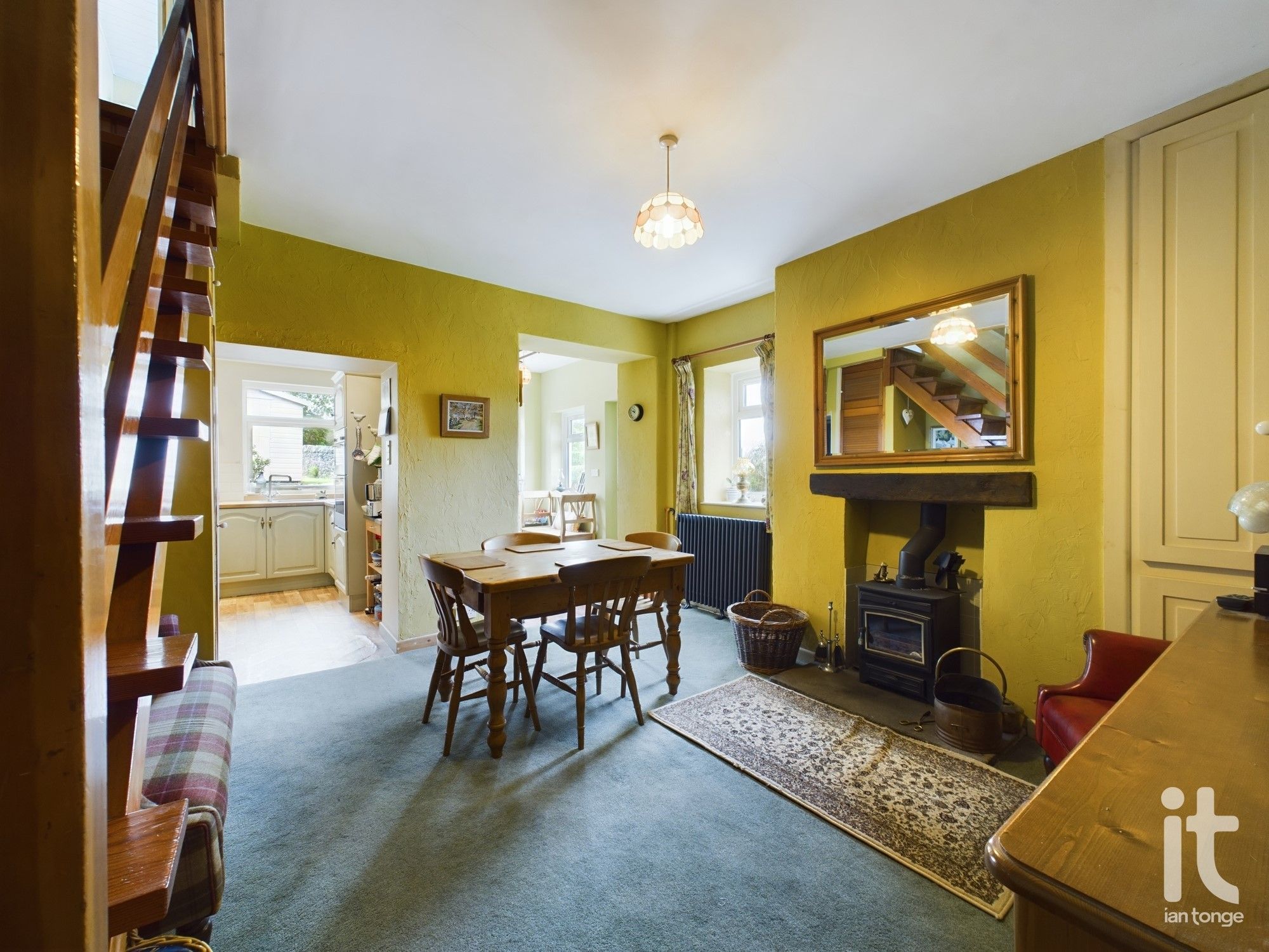 3 bedroom end terraced house Under Offer in High Peak - Photograph 10.
