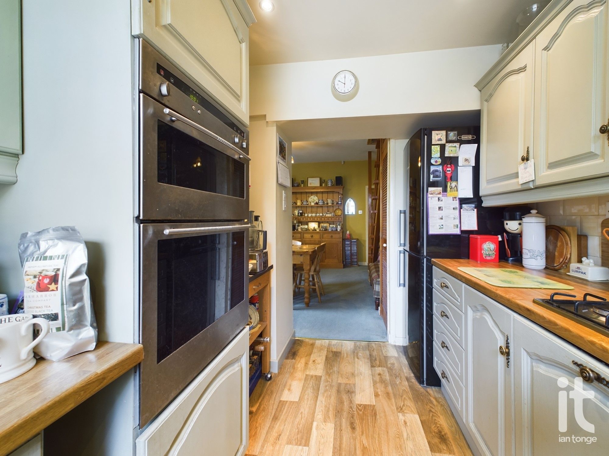 3 bedroom end terraced house Under Offer in High Peak - Photograph 20.