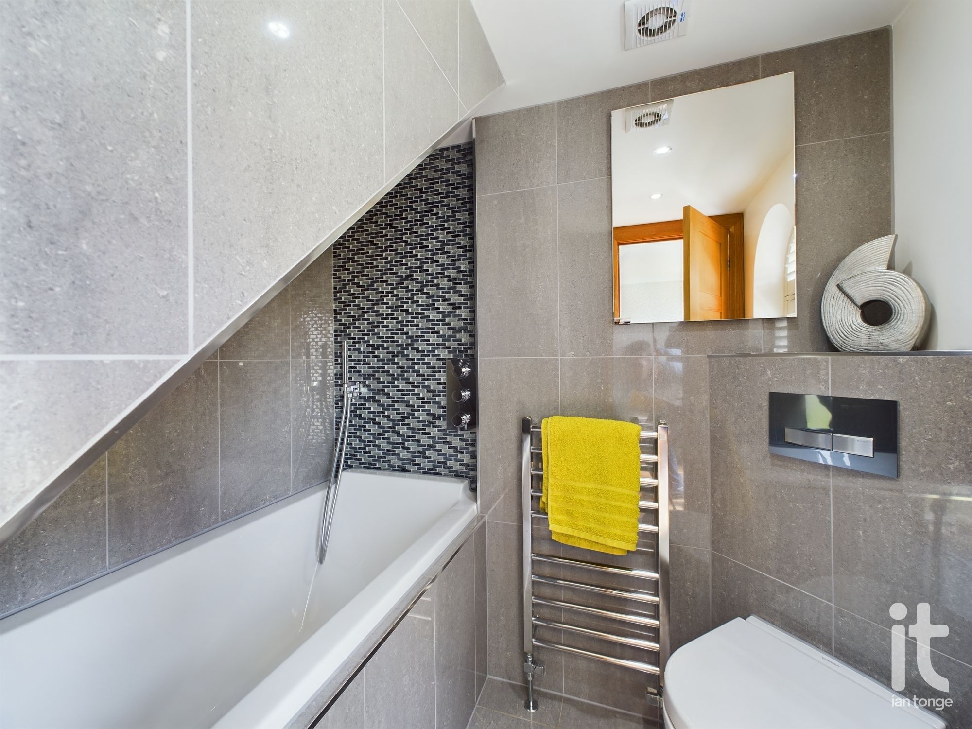 3 bedroom link detached house Sold in Stockport - Photograph 6.