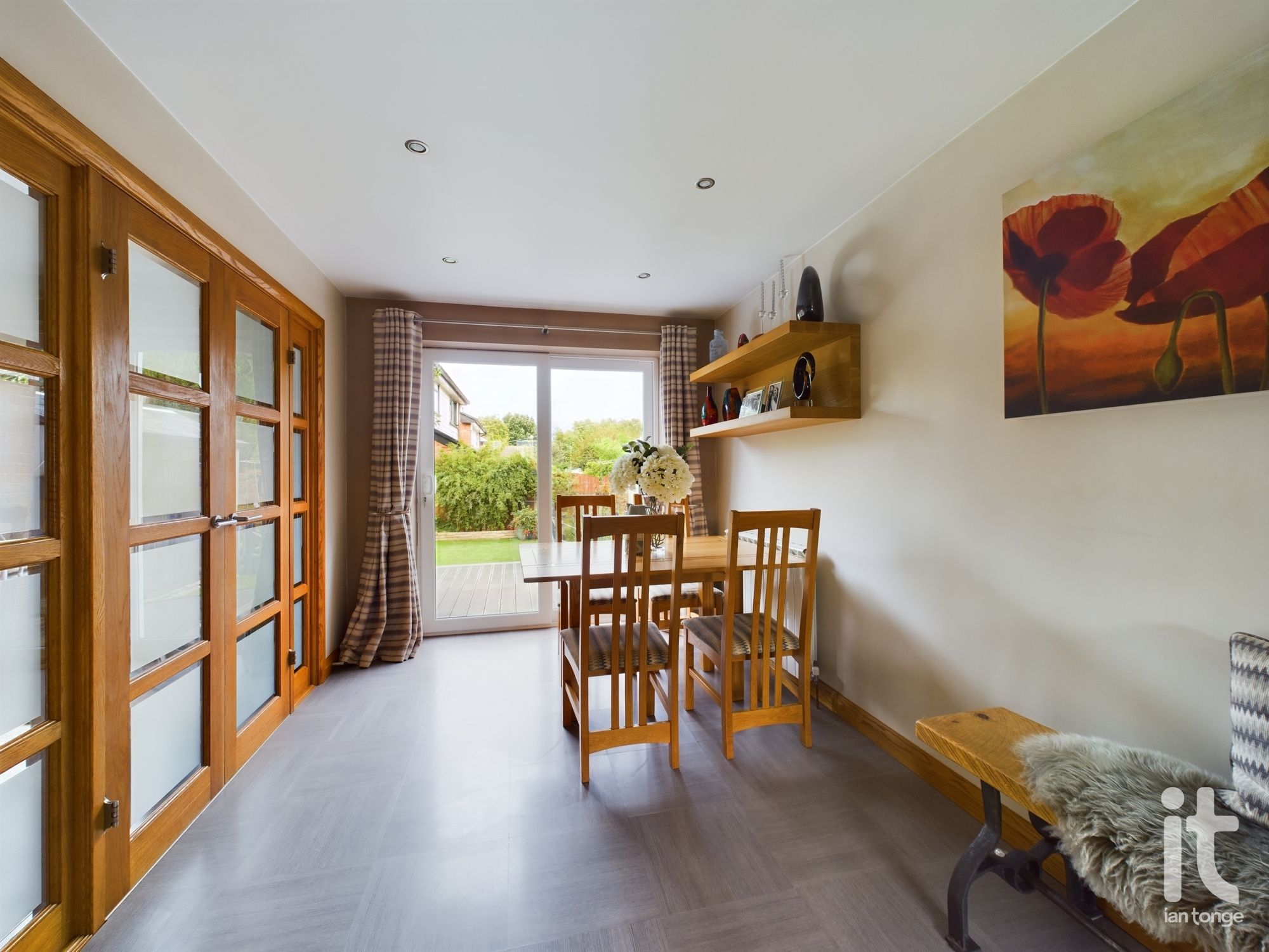 3 bedroom link detached house Sold in Stockport - Photograph 12.
