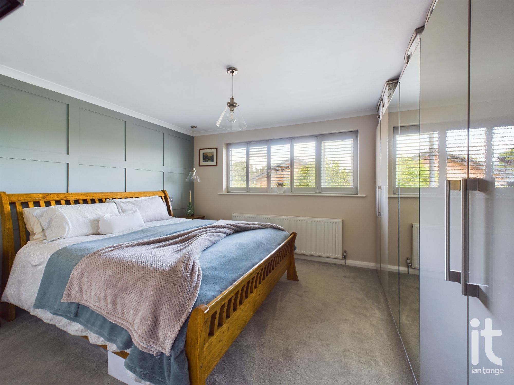 3 bedroom link detached house Sold in Stockport - Photograph 13.