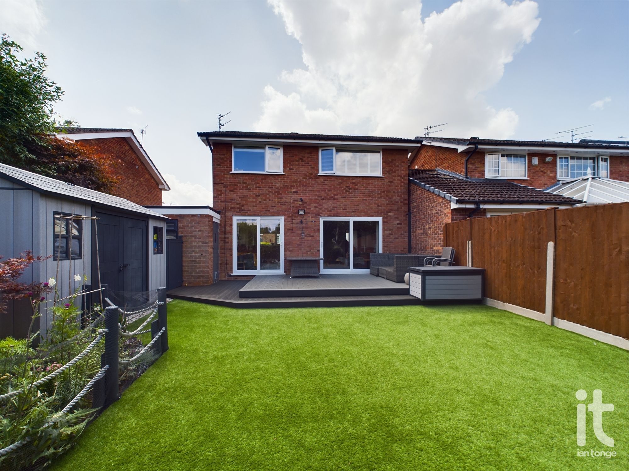 3 bedroom link detached house Sold in Stockport - Photograph 23.