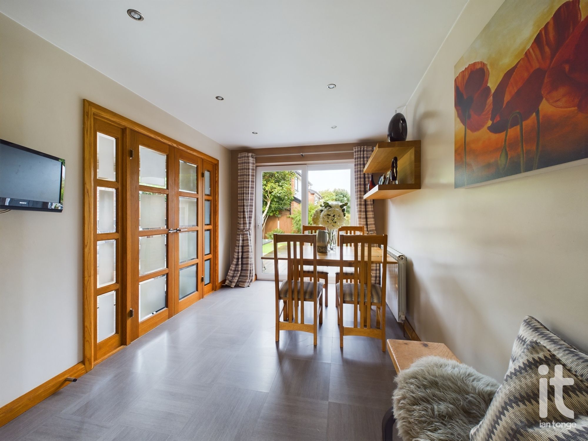 3 bedroom link detached house Sold in Stockport - Photograph 11.