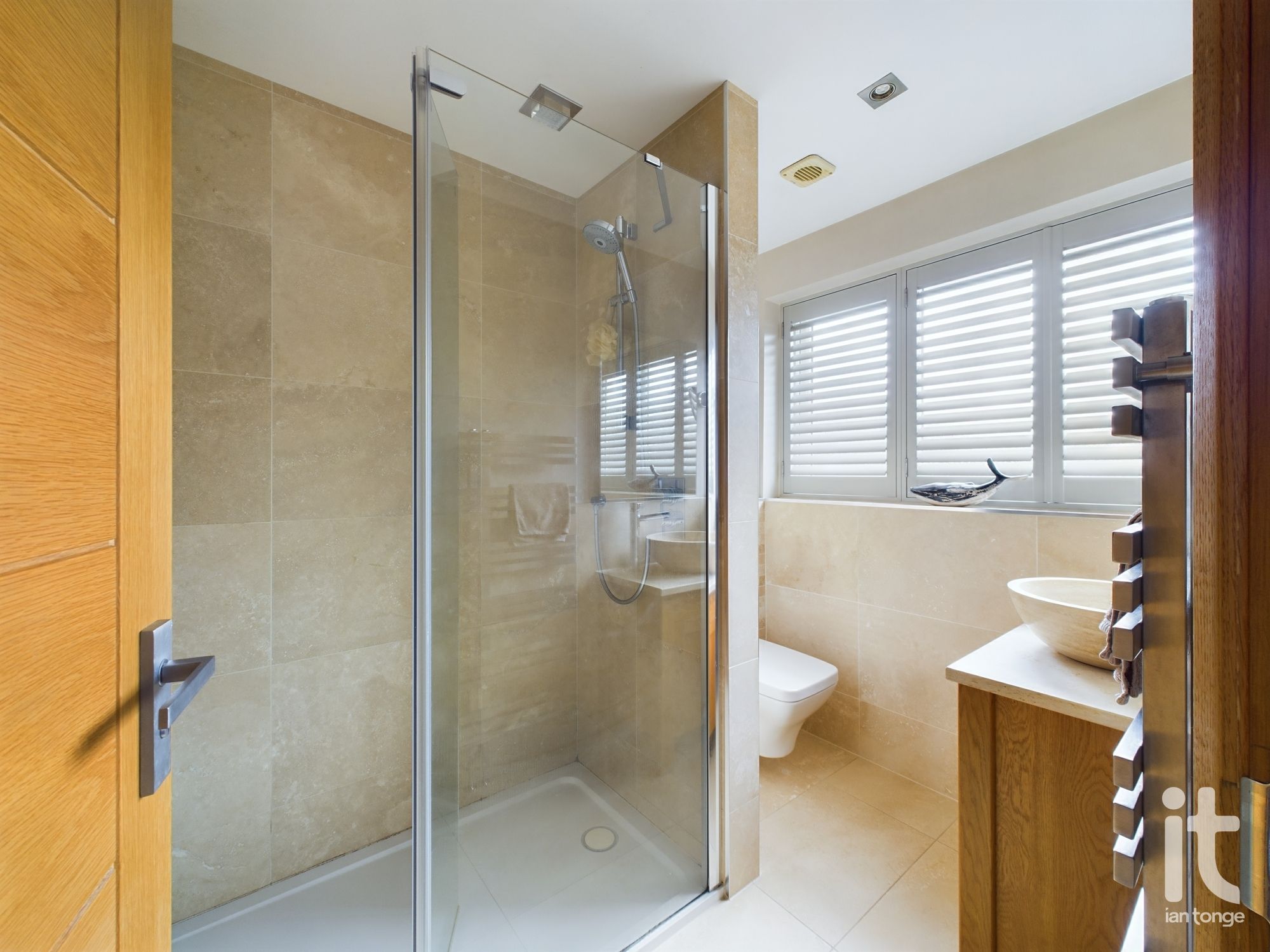 3 bedroom link detached house Sold in Stockport - Photograph 19.