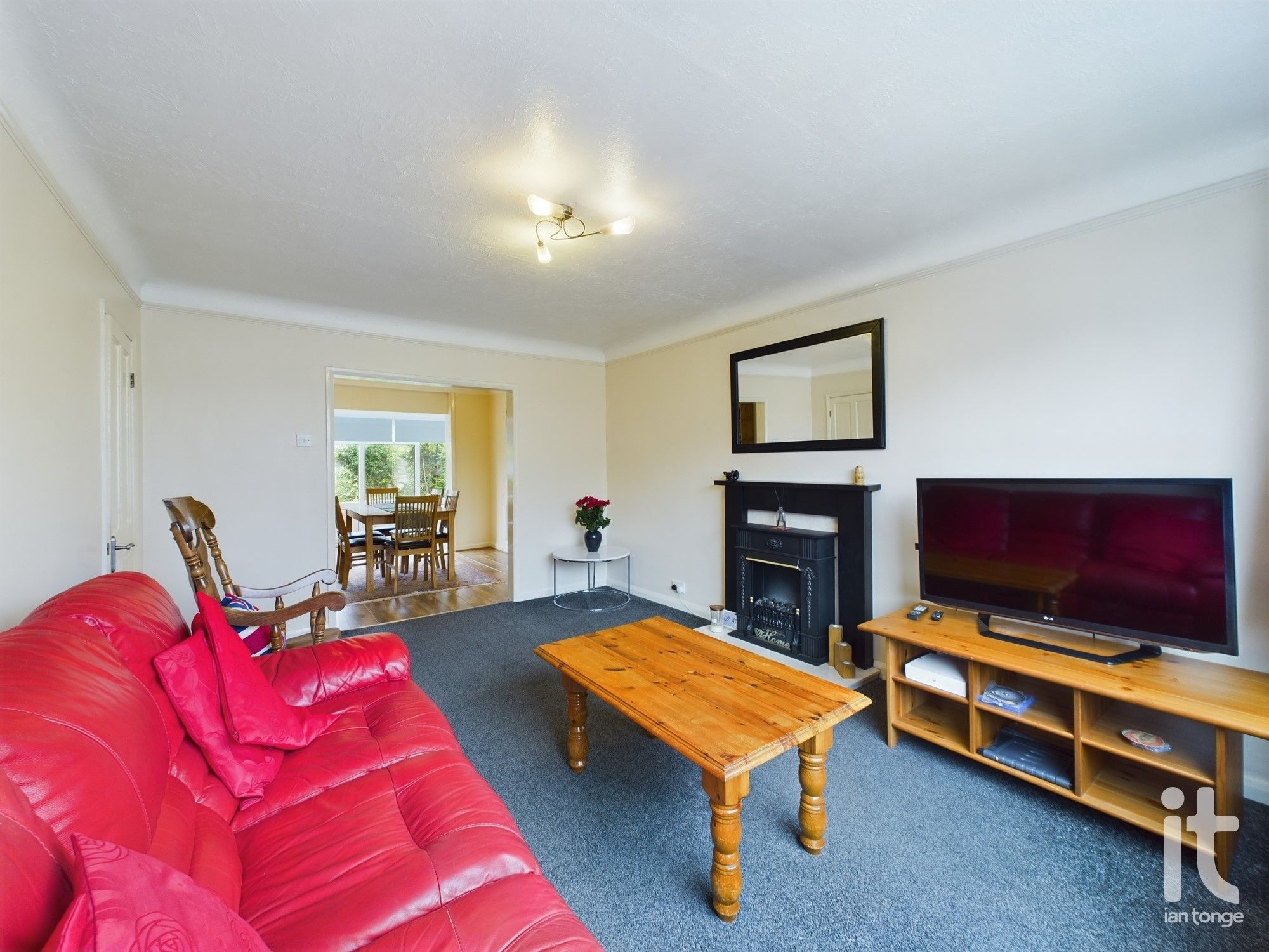 3 bedroom detached house Under Offer in Stockport - Photograph 8.