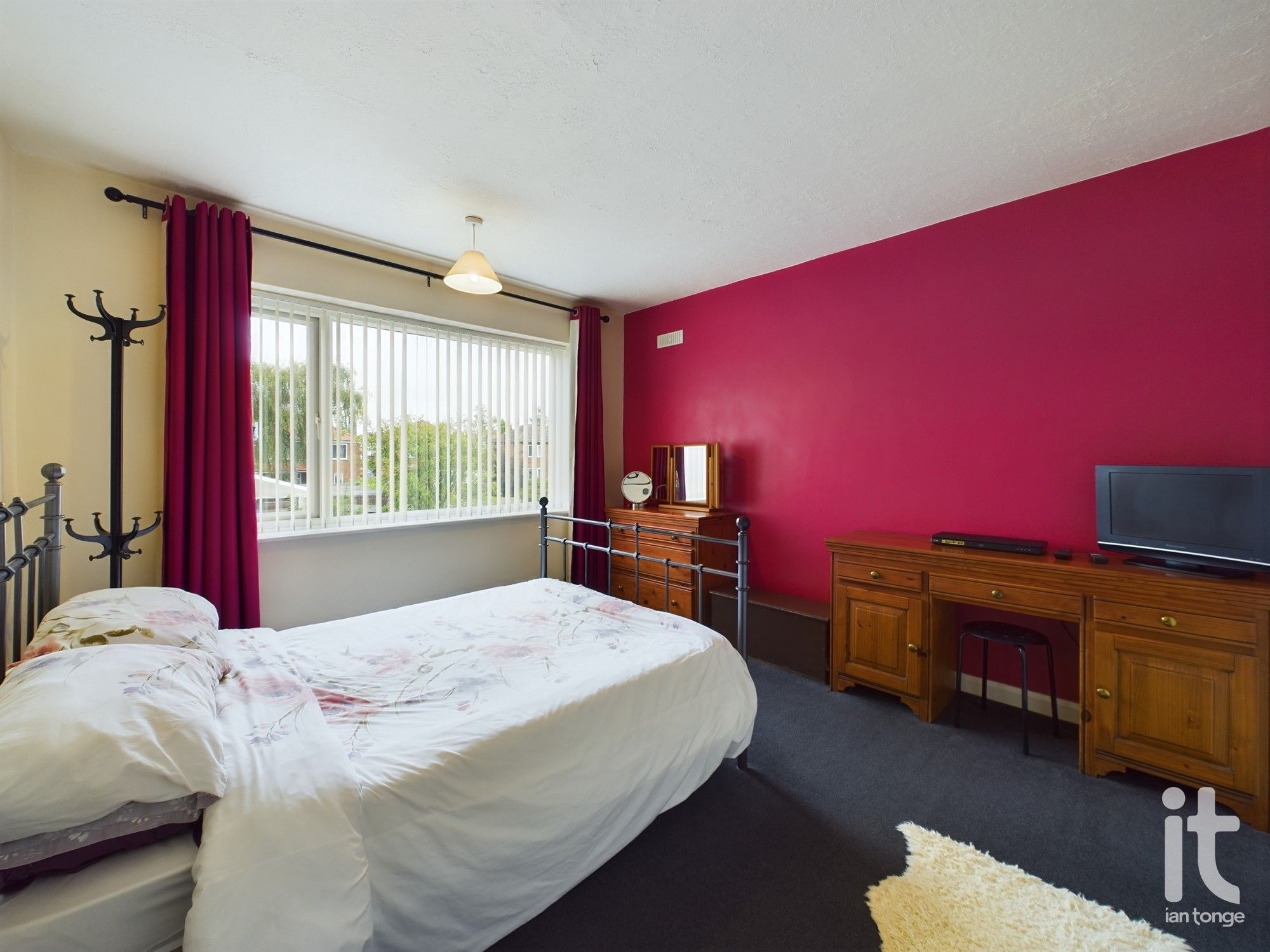 3 bedroom detached house Under Offer in Stockport - Photograph 11.