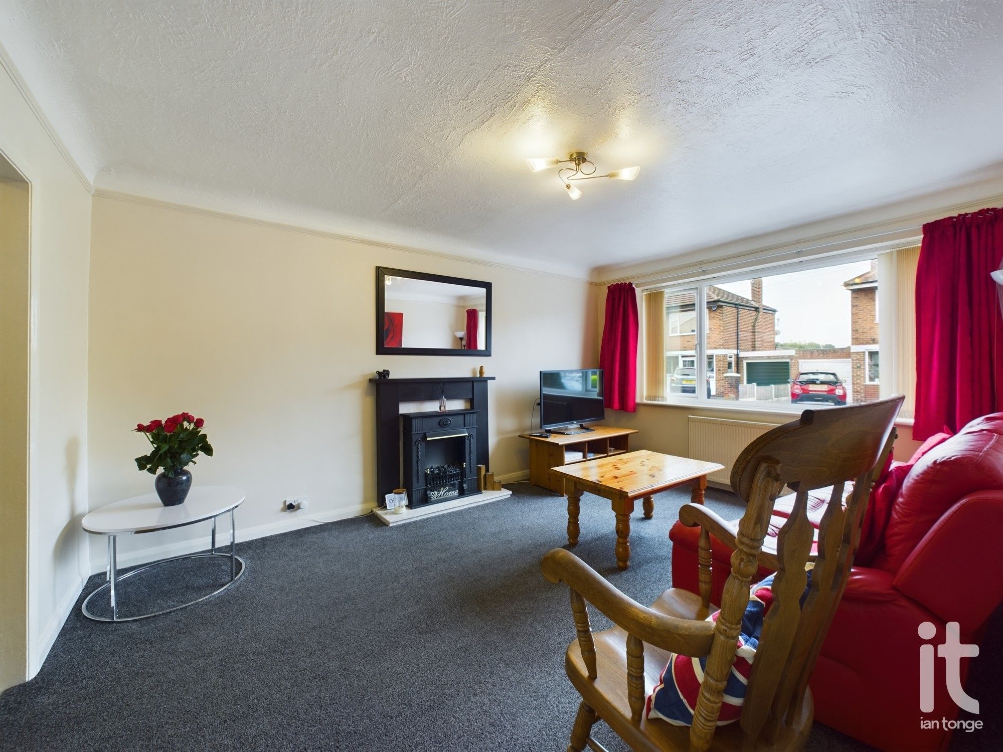 3 bedroom detached house Under Offer in Stockport - Photograph 7.