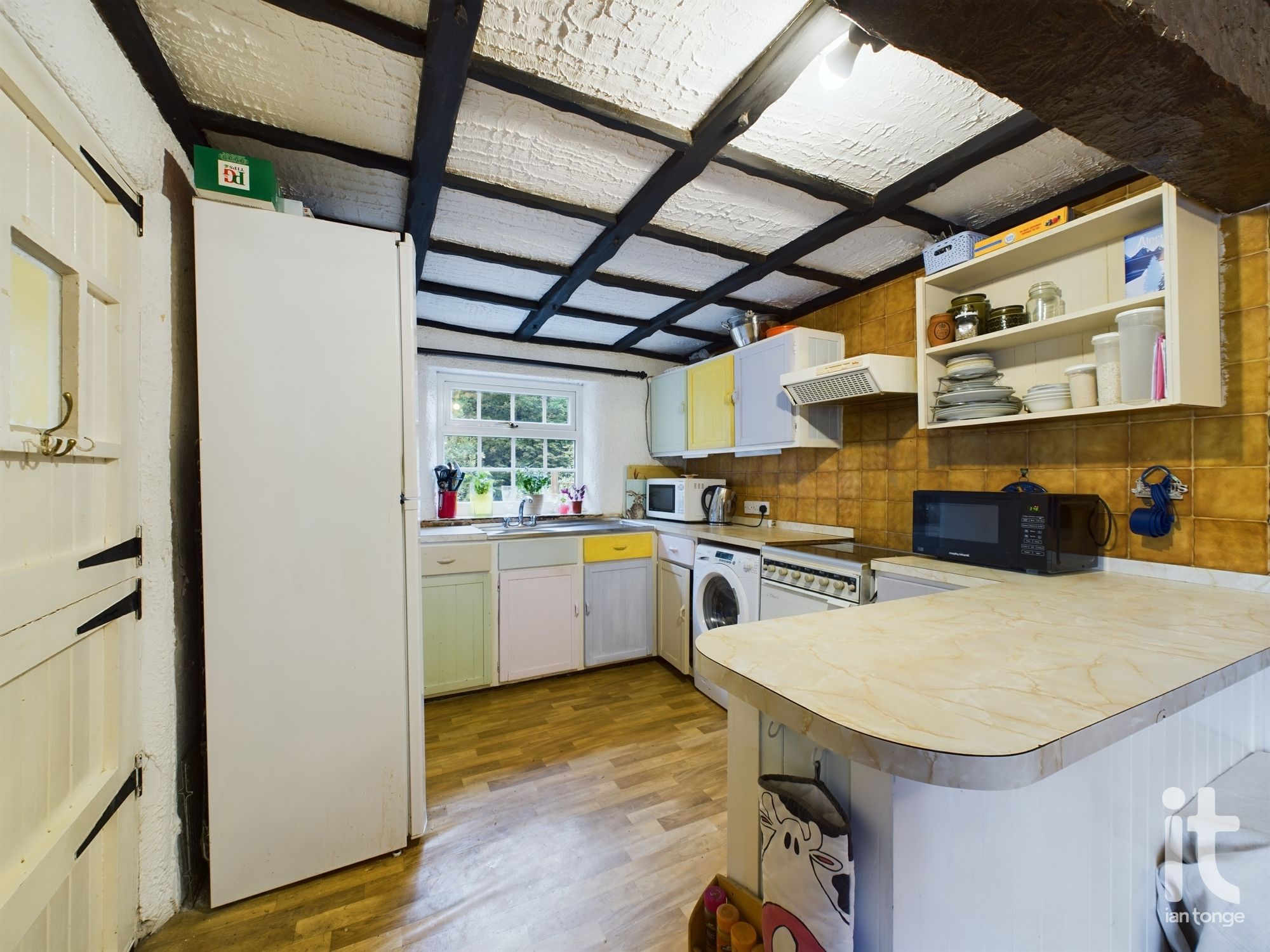 2 bedroom end terraced house SSTC in Stockport - Photograph 6.