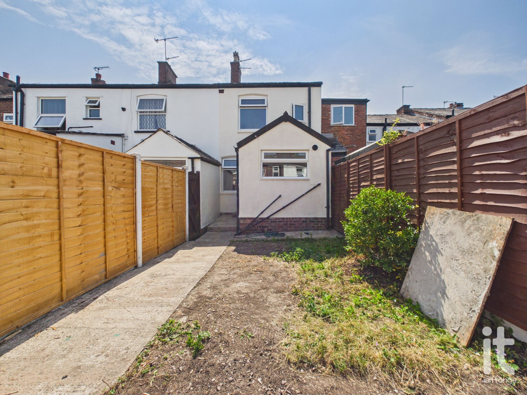 2 bedroom end terraced house For Sale in Stockport - Photograph 7.