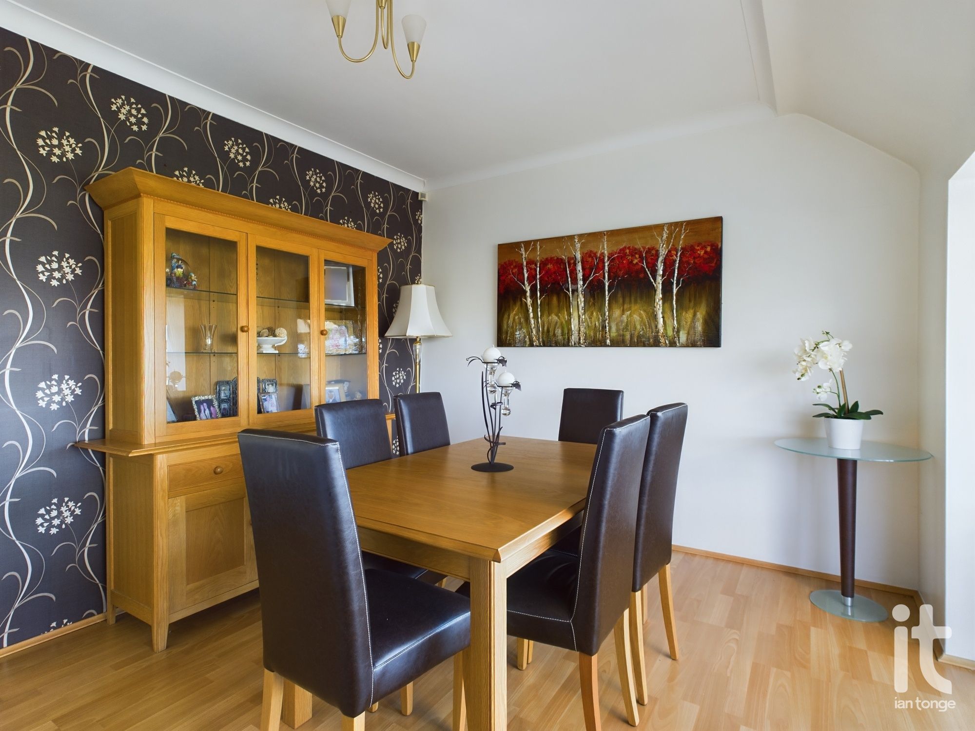 4 bedroom detached house Sold in Stockport - Photograph 9.