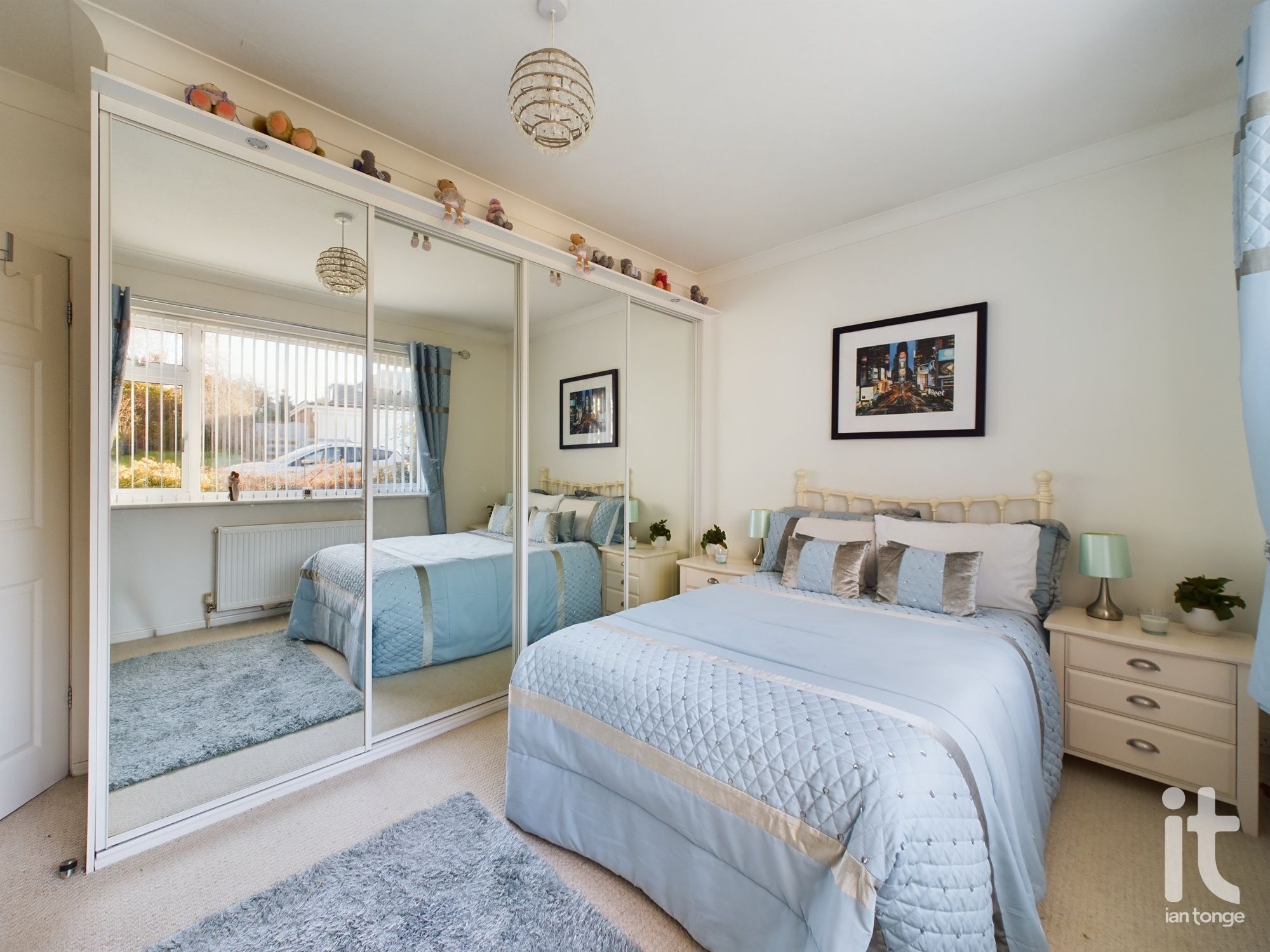 4 bedroom detached house Sold in Stockport - Photograph 14.