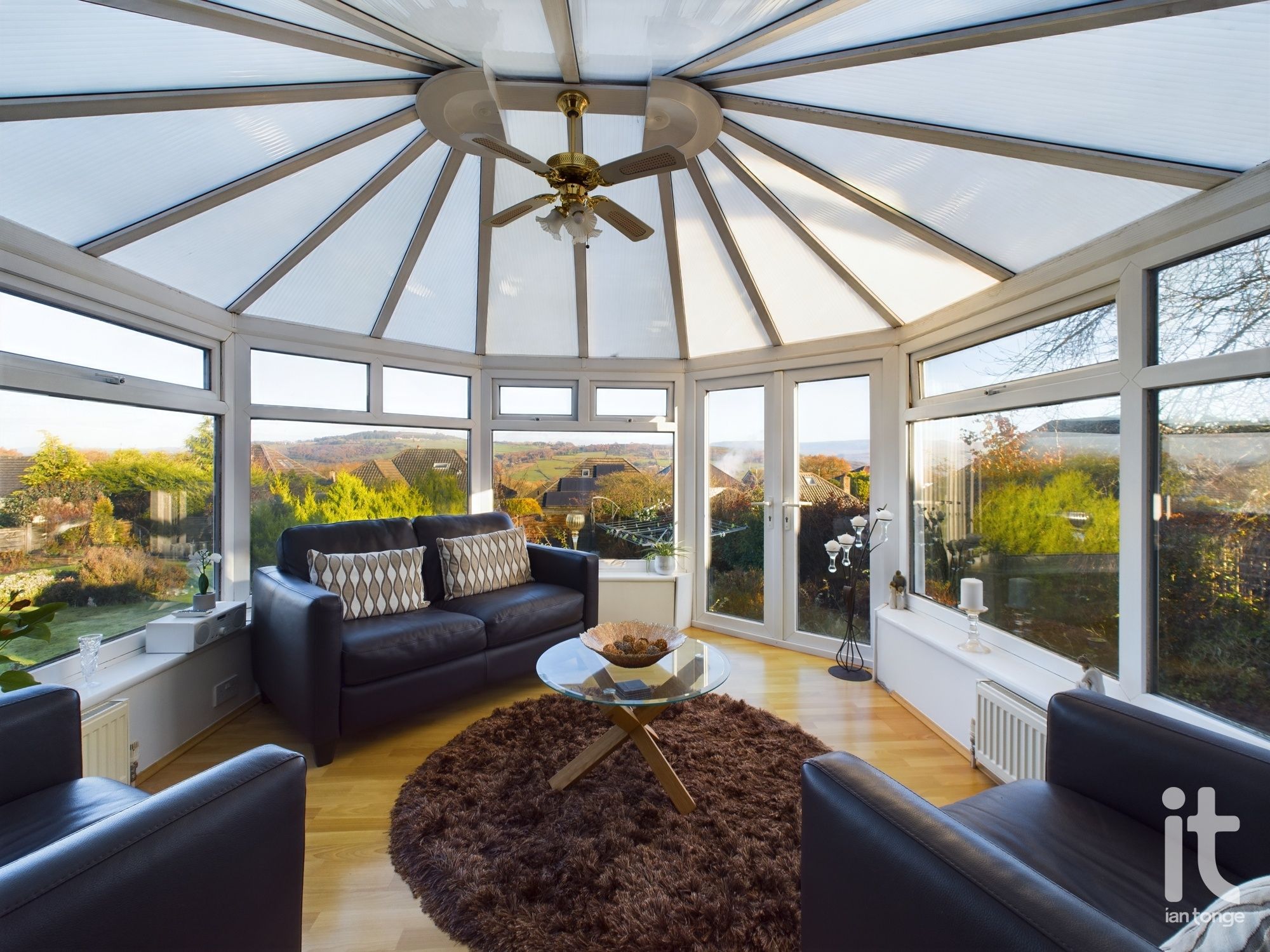 4 bedroom detached house Sold in Stockport - Photograph 10.