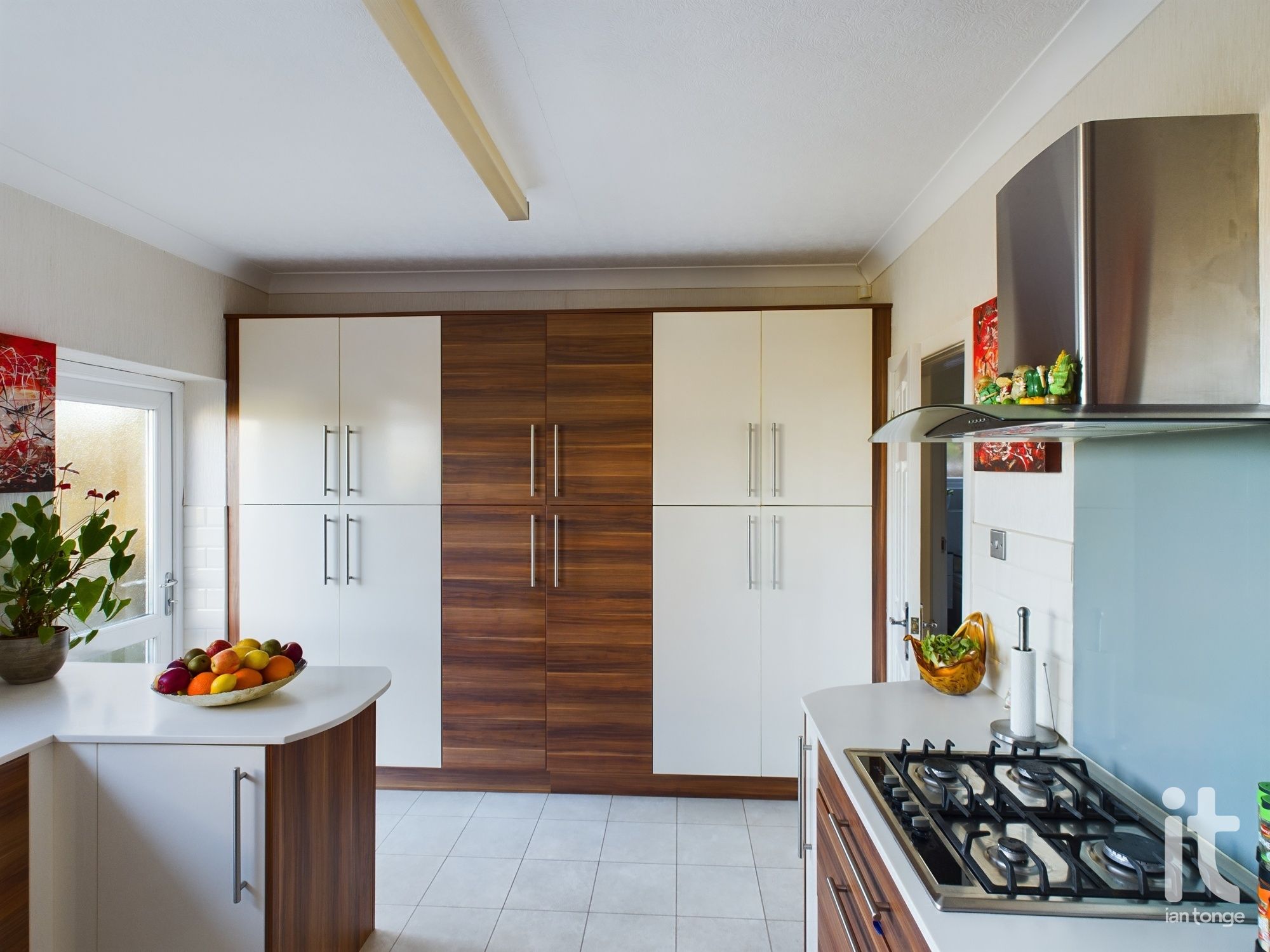 4 bedroom detached house Sold in Stockport - Photograph 7.
